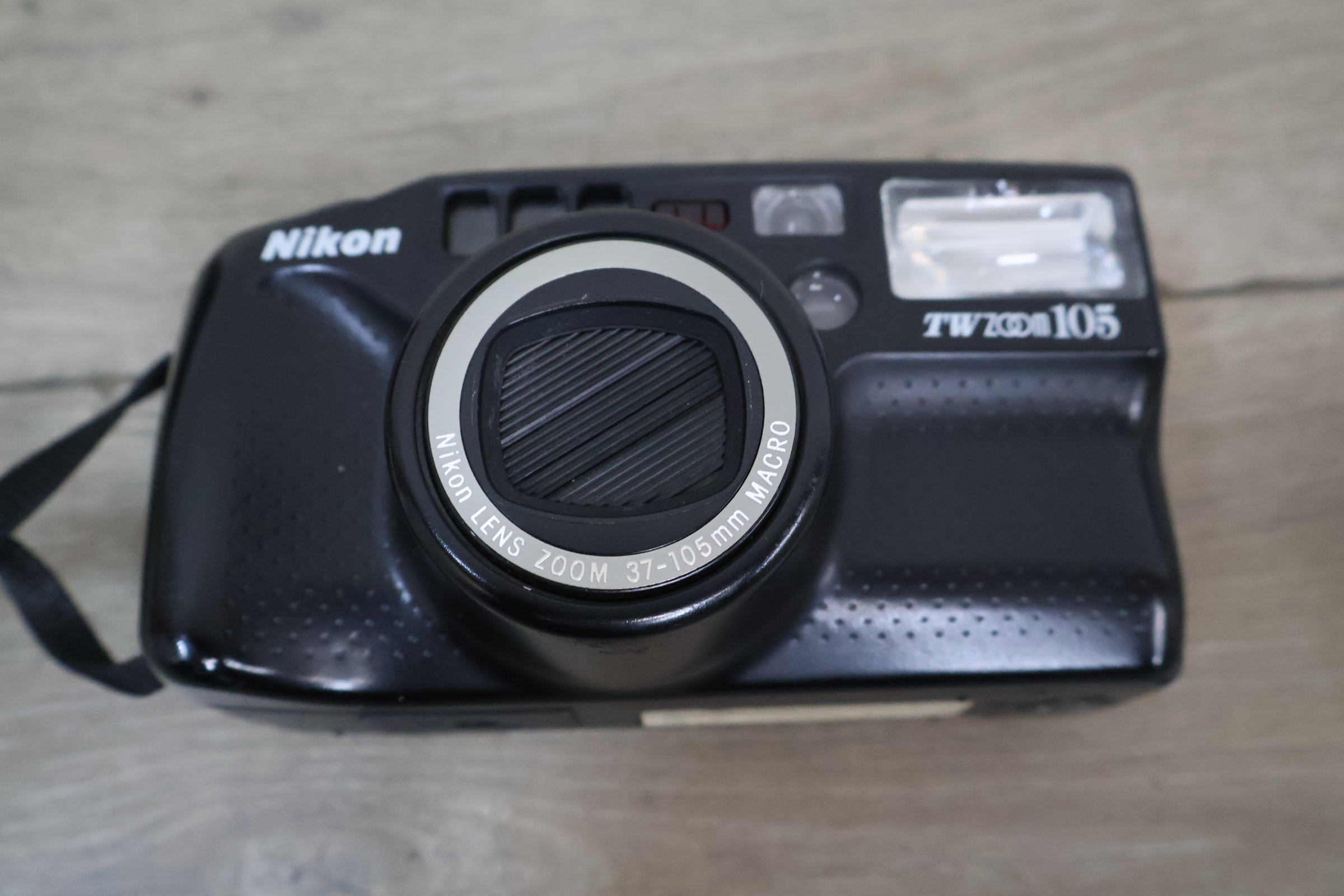 Nikon L35AF compacte camera met draagtas – foto 9 – kavel bij GSD Auctions, Zoeterwoude