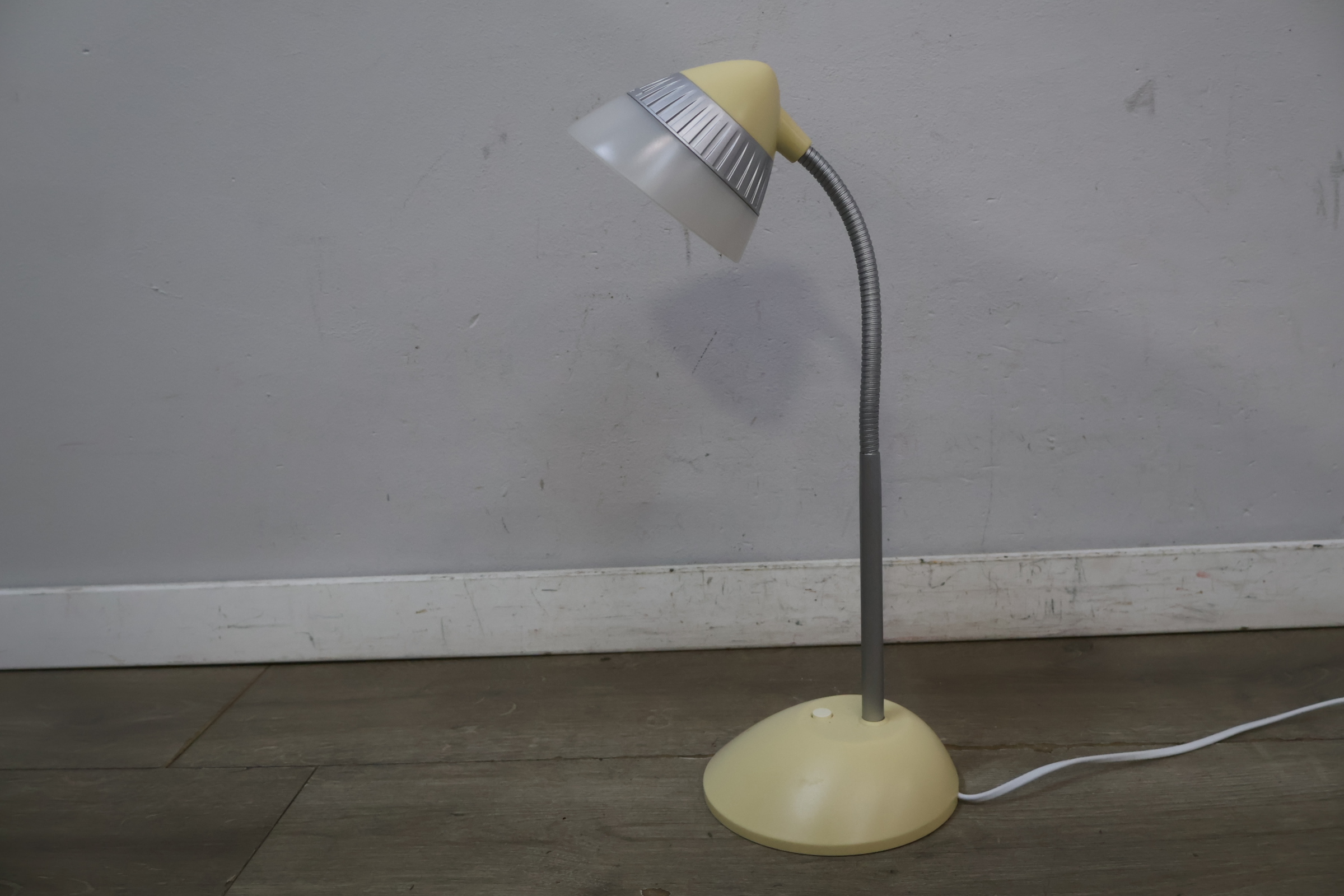 Bureaulamp met flexibele hals – foto 3 – kavel bij GSD Auctions, Zoeterwoude