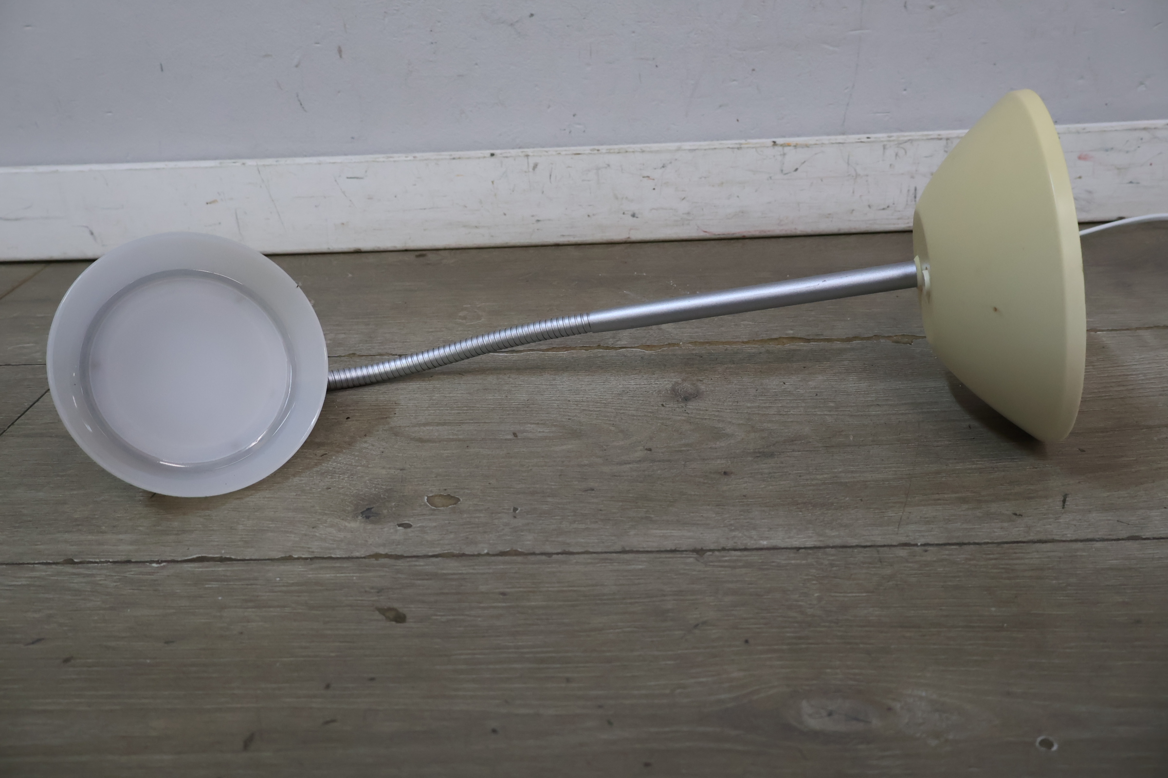 Bureaulamp met flexibele hals – foto 9 – kavel bij GSD Auctions, Zoeterwoude