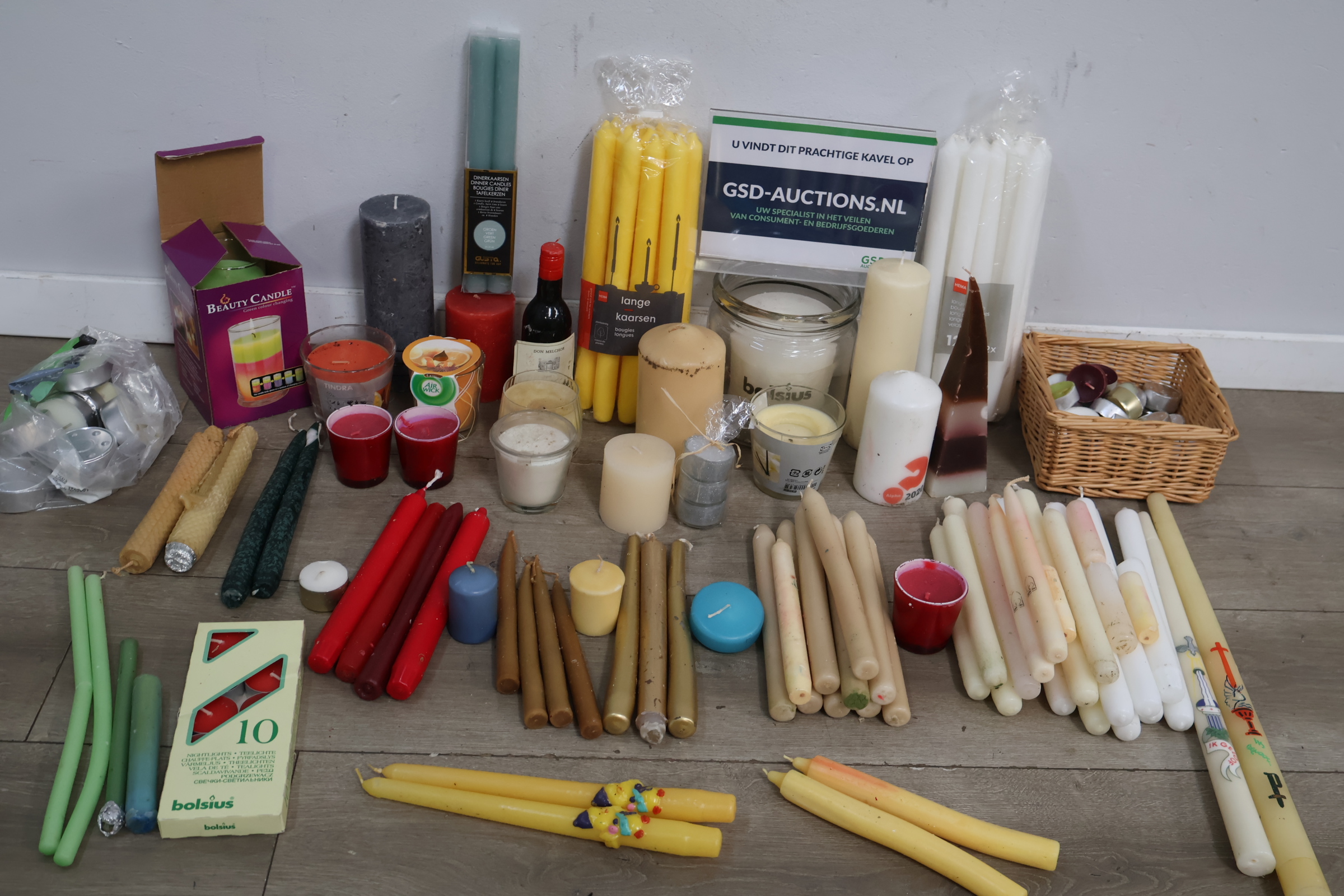 Diverse kaarsen en theelichthouders inclusief Bolsius – foto 2 – kavel bij GSD Auctions, Zoeterwoude