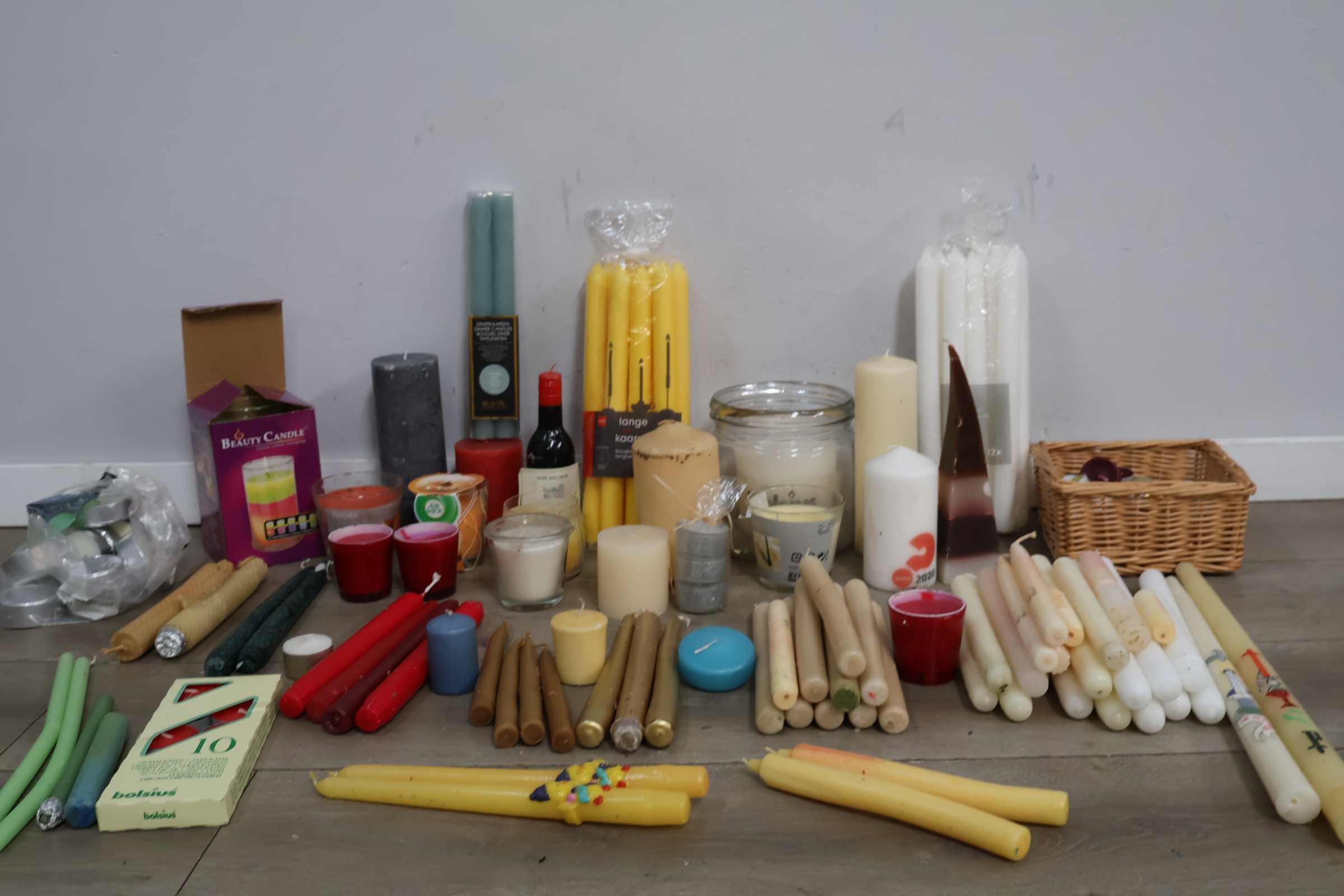 Diverse kaarsen en theelichthouders inclusief Bolsius – foto 3 – kavel bij GSD Auctions, Zoeterwoude