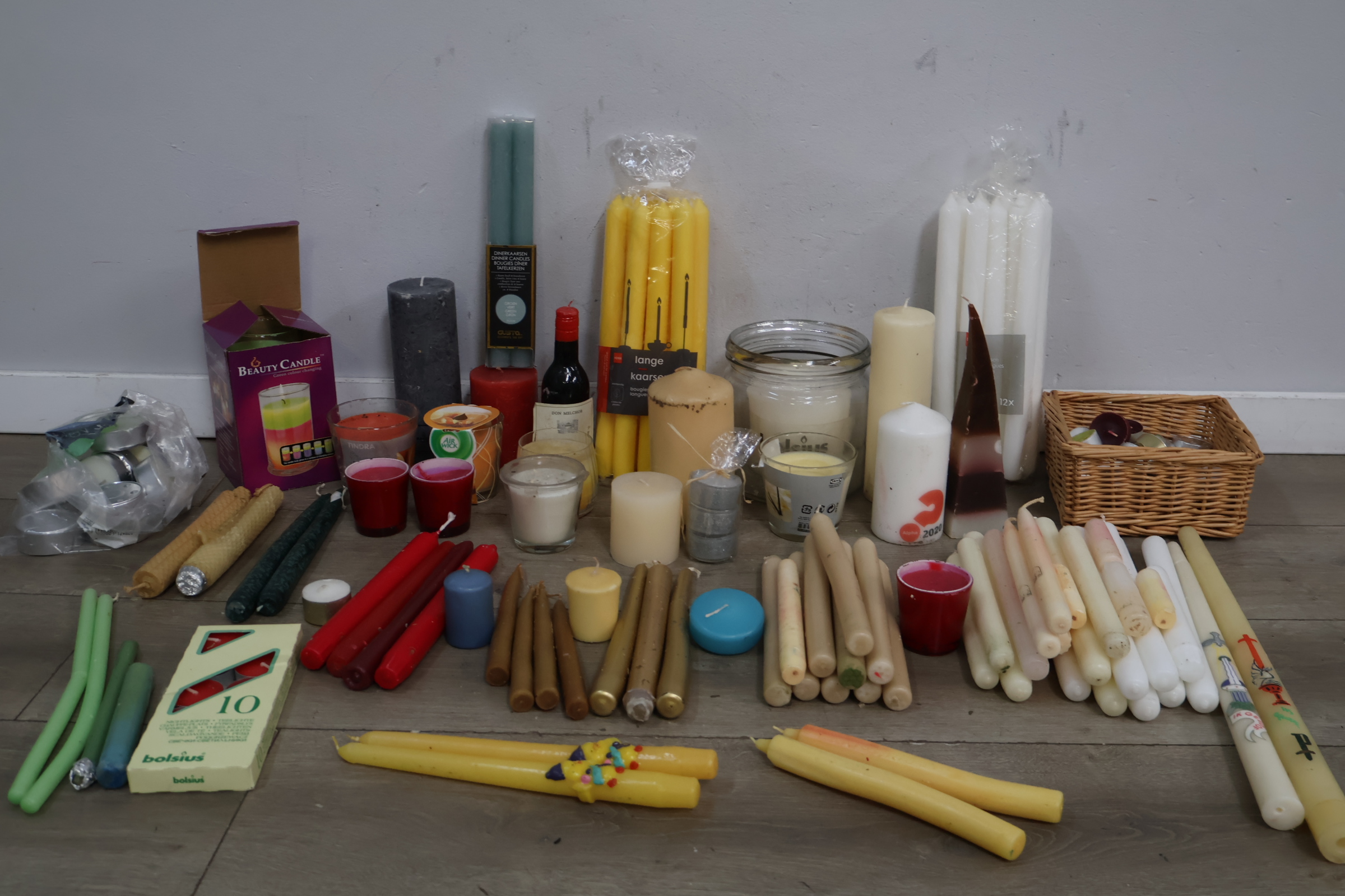 Diverse kaarsen en theelichthouders inclusief Bolsius – foto 4 – kavel bij GSD Auctions, Zoeterwoude