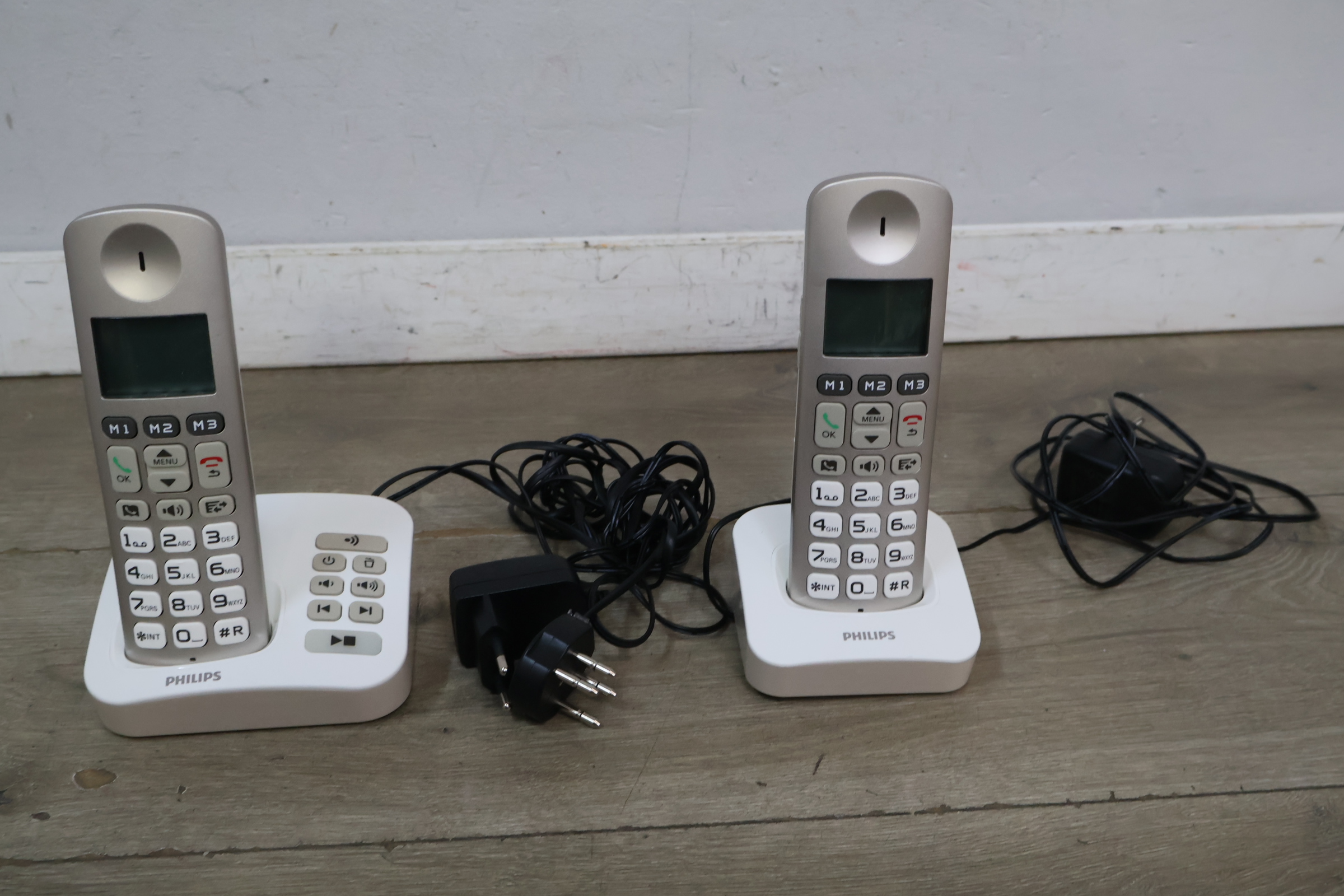 Philips XL305 Duo draadloze telefoonset met antwoordapparaat – foto 7 – kavel bij GSD Auctions, Zoeterwoude