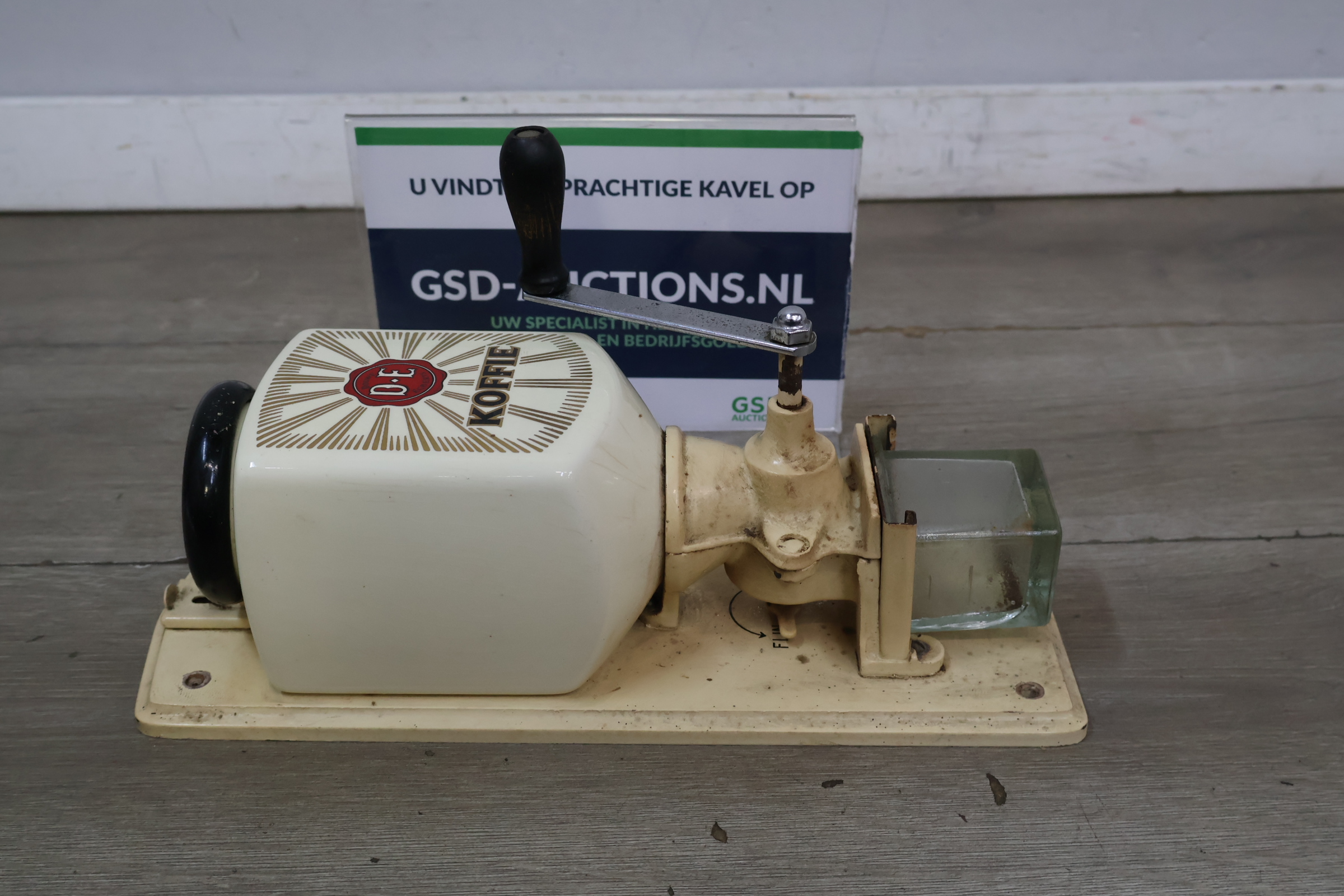 D.E. Koffie handmatige koffiemolen – foto 2 – kavel bij GSD Auctions, Zoeterwoude