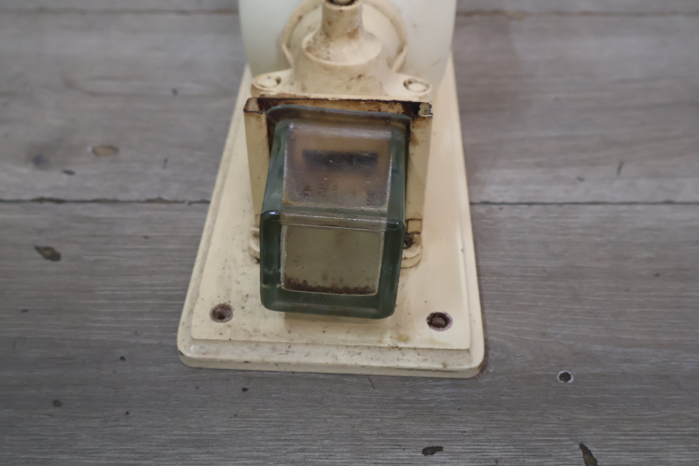 D.E. Koffie handmatige koffiemolen – foto 7 – kavel bij GSD Auctions, Zoeterwoude