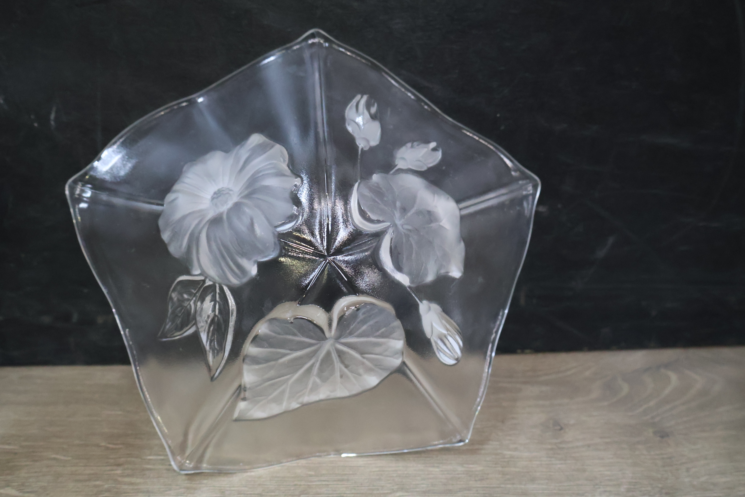 Set glaswaren met vaas en kandelaren – foto 9 – kavel bij GSD Auctions, Zoeterwoude