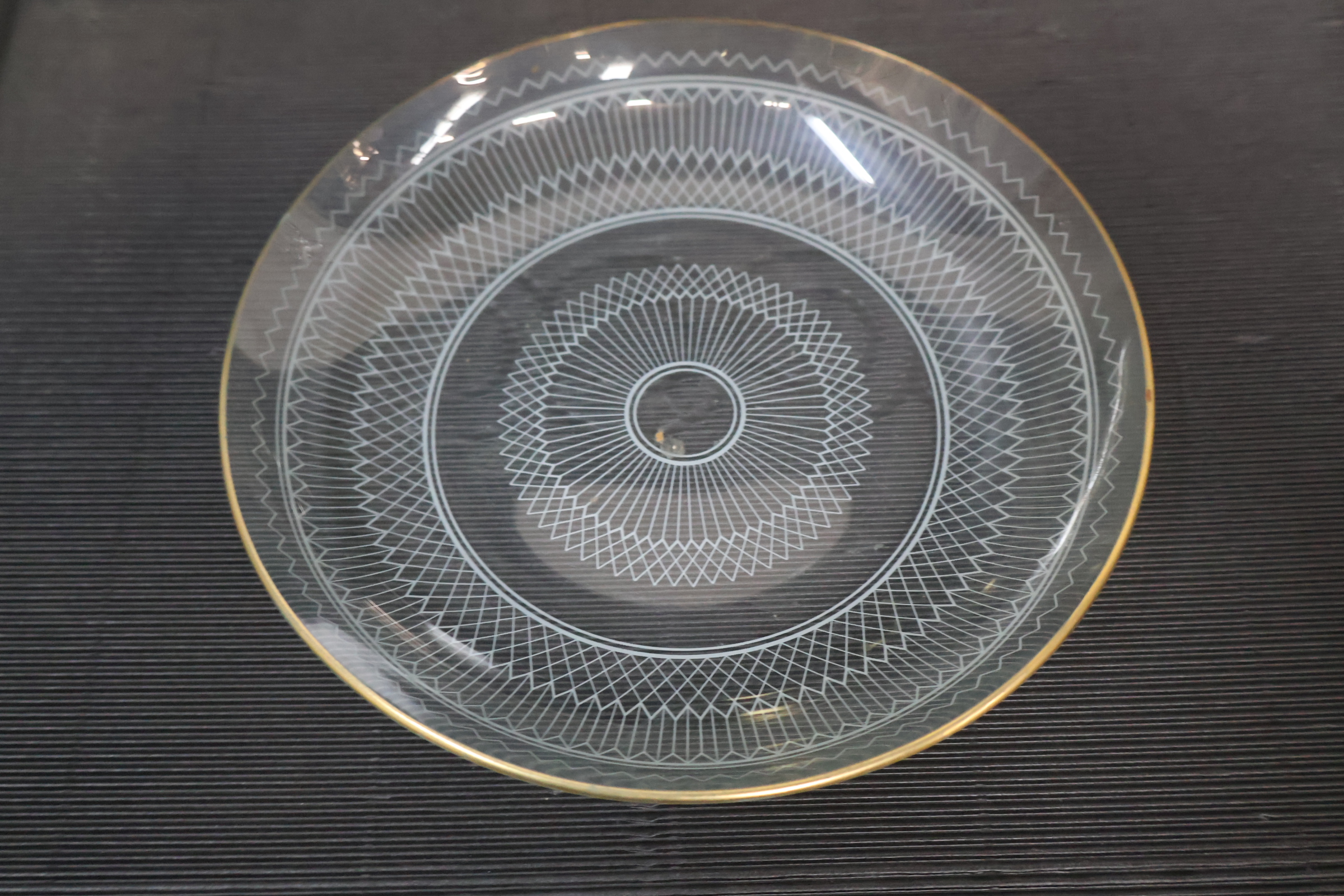 Glazen servies met goudkleurige rand en decor – foto 6 – kavel bij GSD Auctions, Zoeterwoude