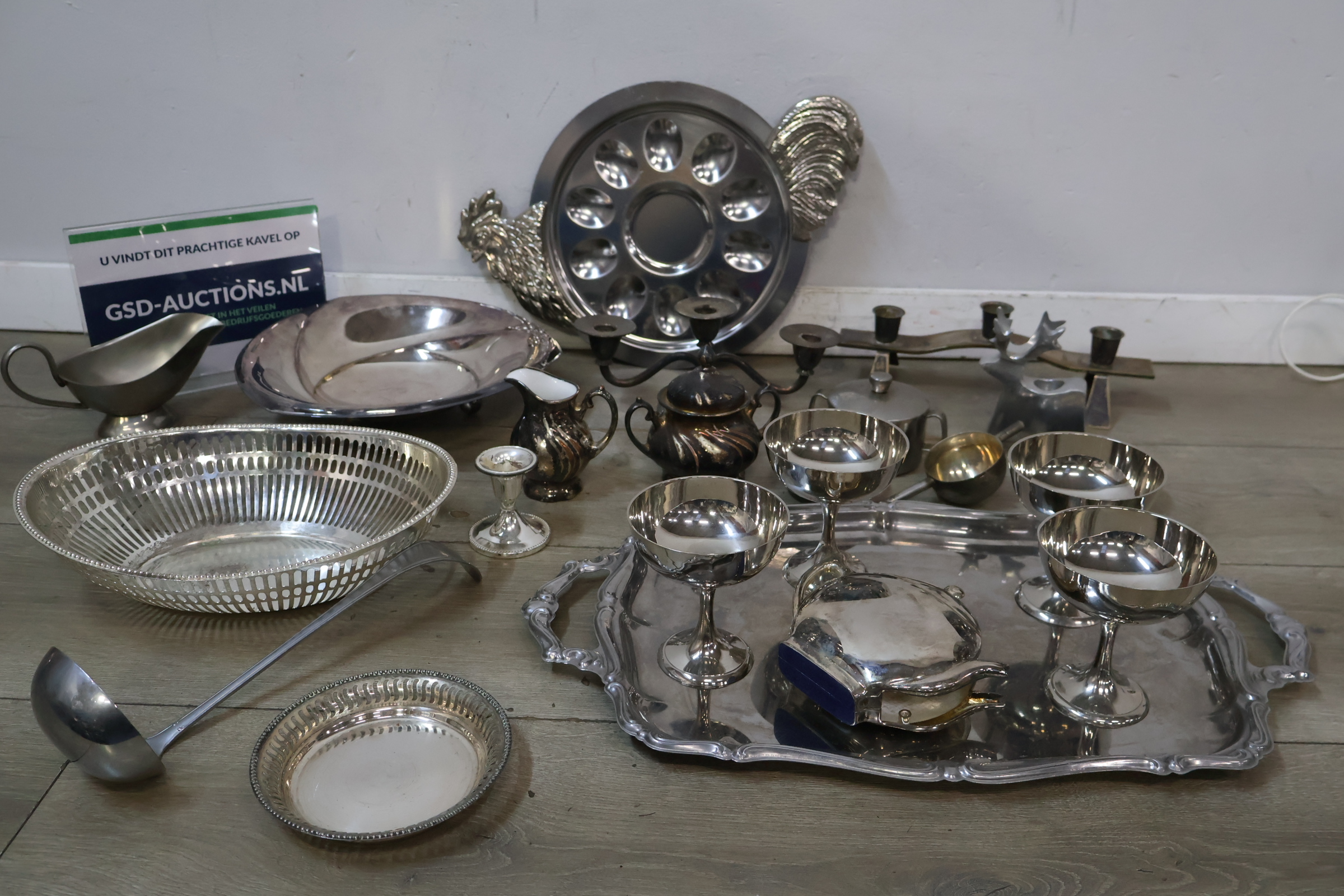 Set verzilverde serveer- en decoratievoorwerpen – foto 2 – kavel bij GSD Auctions, Zoeterwoude
