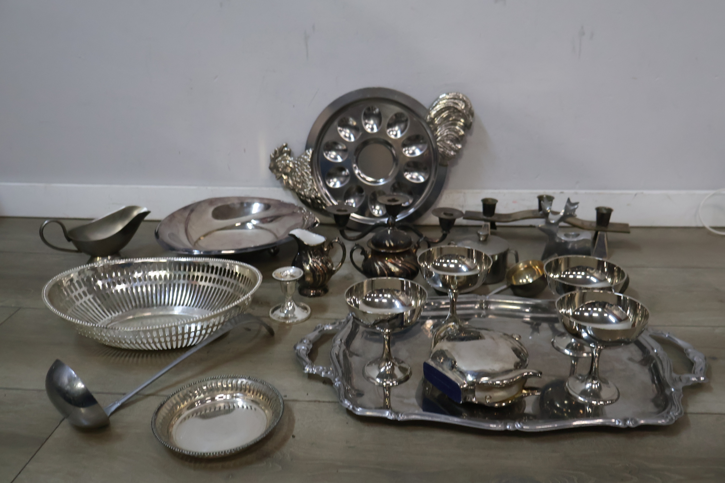 Set verzilverde serveer- en decoratievoorwerpen – foto 3 – kavel bij GSD Auctions, Zoeterwoude