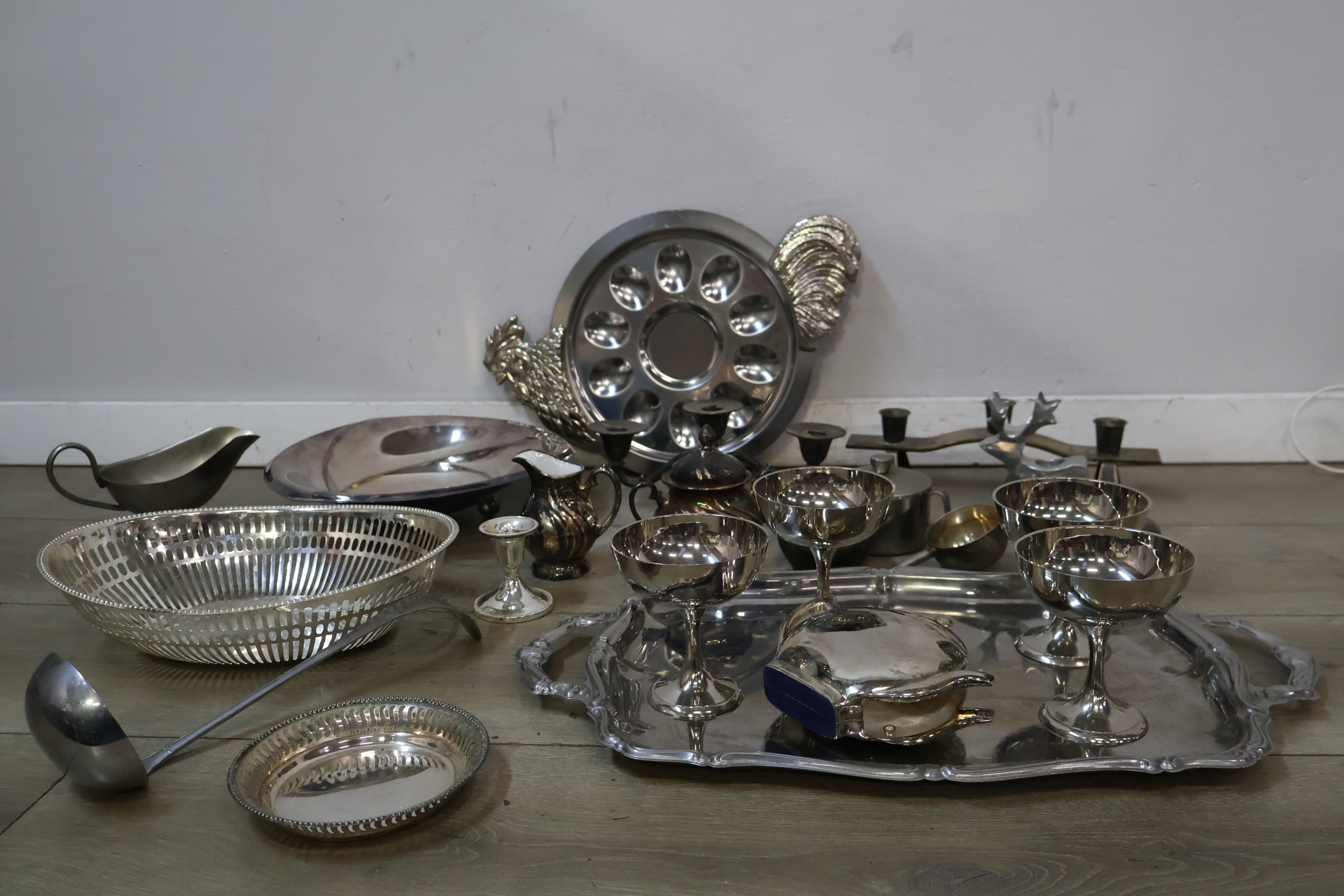 Set verzilverde serveer- en decoratievoorwerpen – foto 4 – kavel bij GSD Auctions, Zoeterwoude
