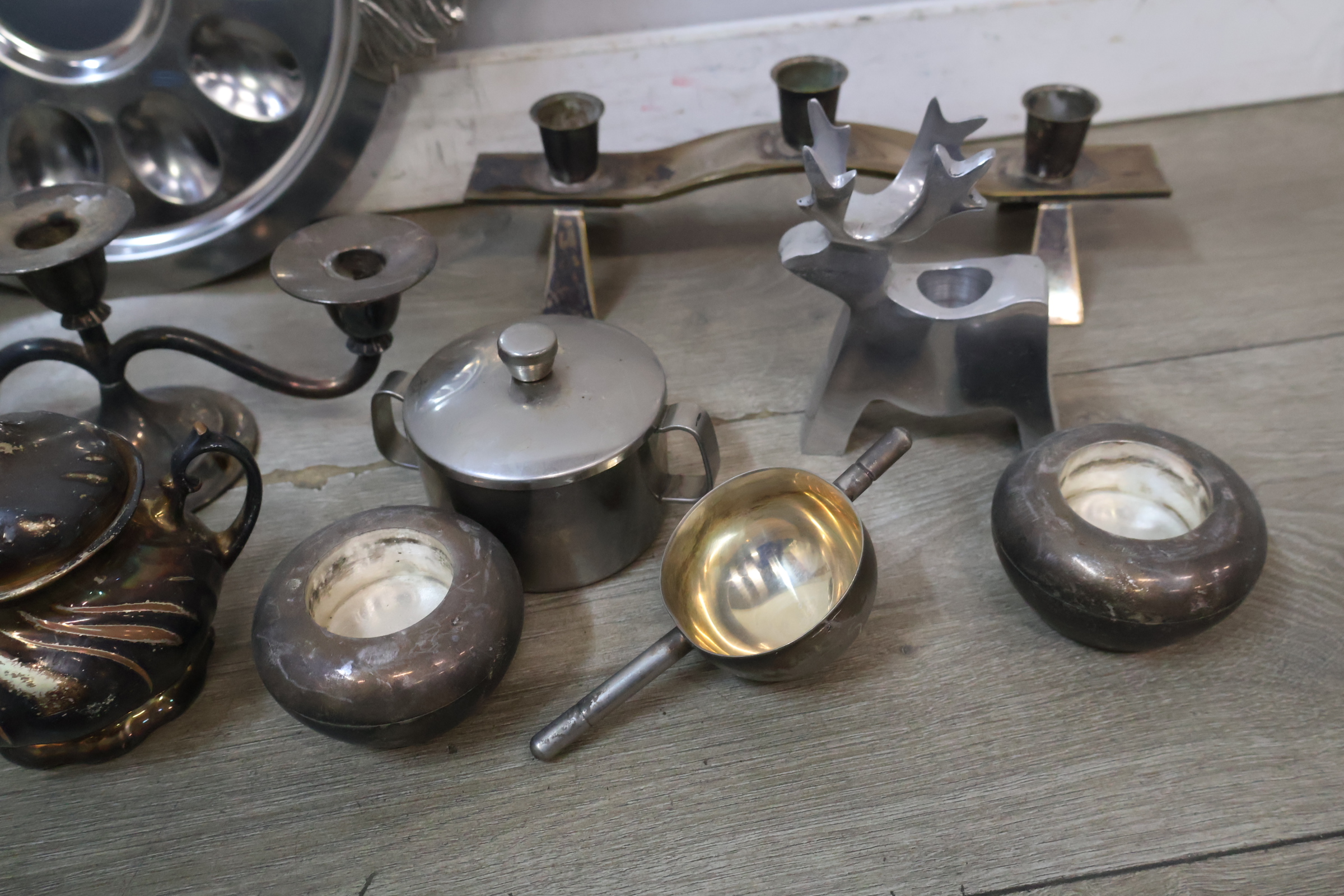 Set verzilverde serveer- en decoratievoorwerpen – foto 8 – kavel bij GSD Auctions, Zoeterwoude