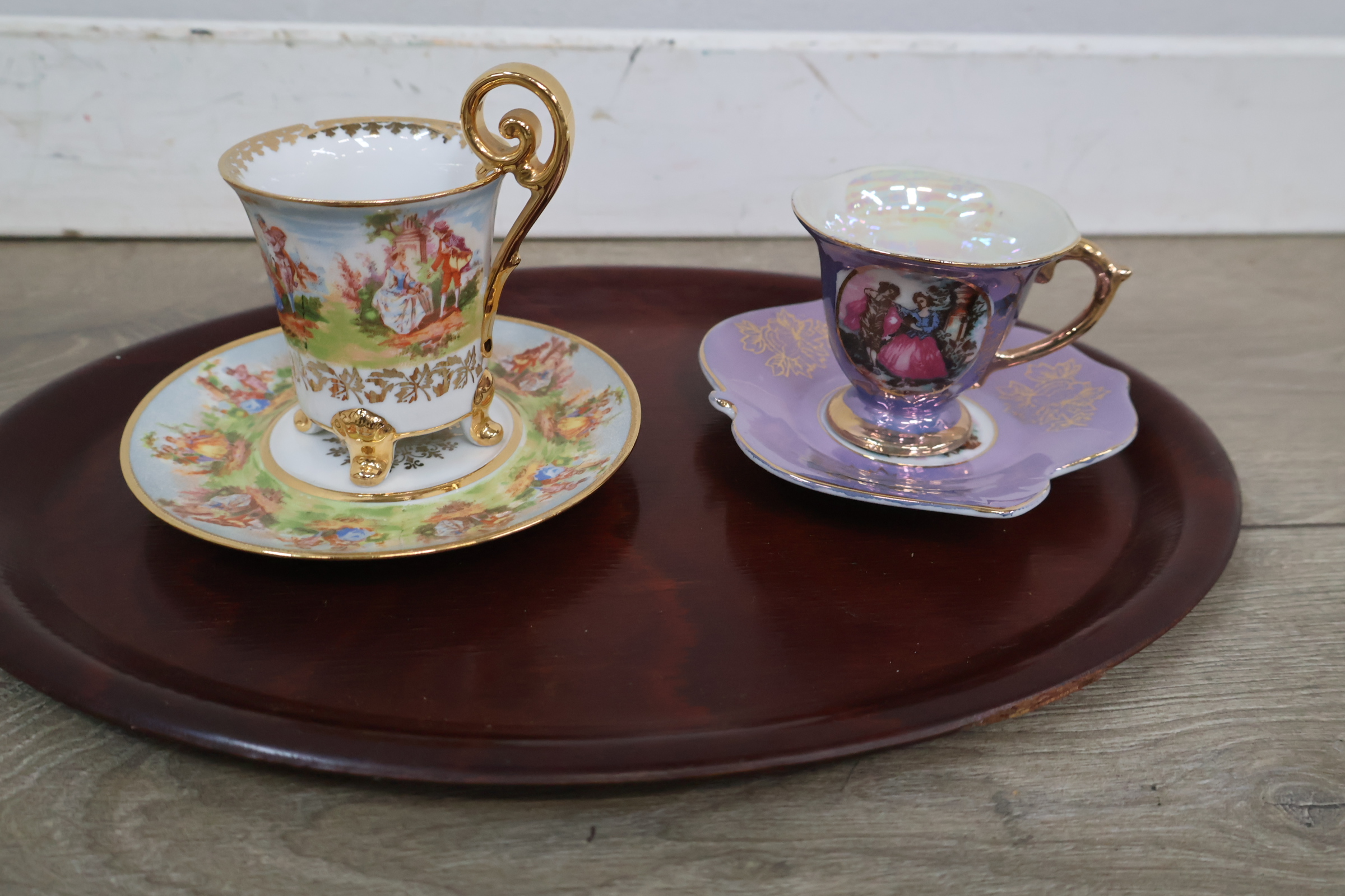 Set diverse porseleinen theekopjes en schotels met bloemenmotief – foto 9 – kavel bij GSD Auctions, Zoeterwoude