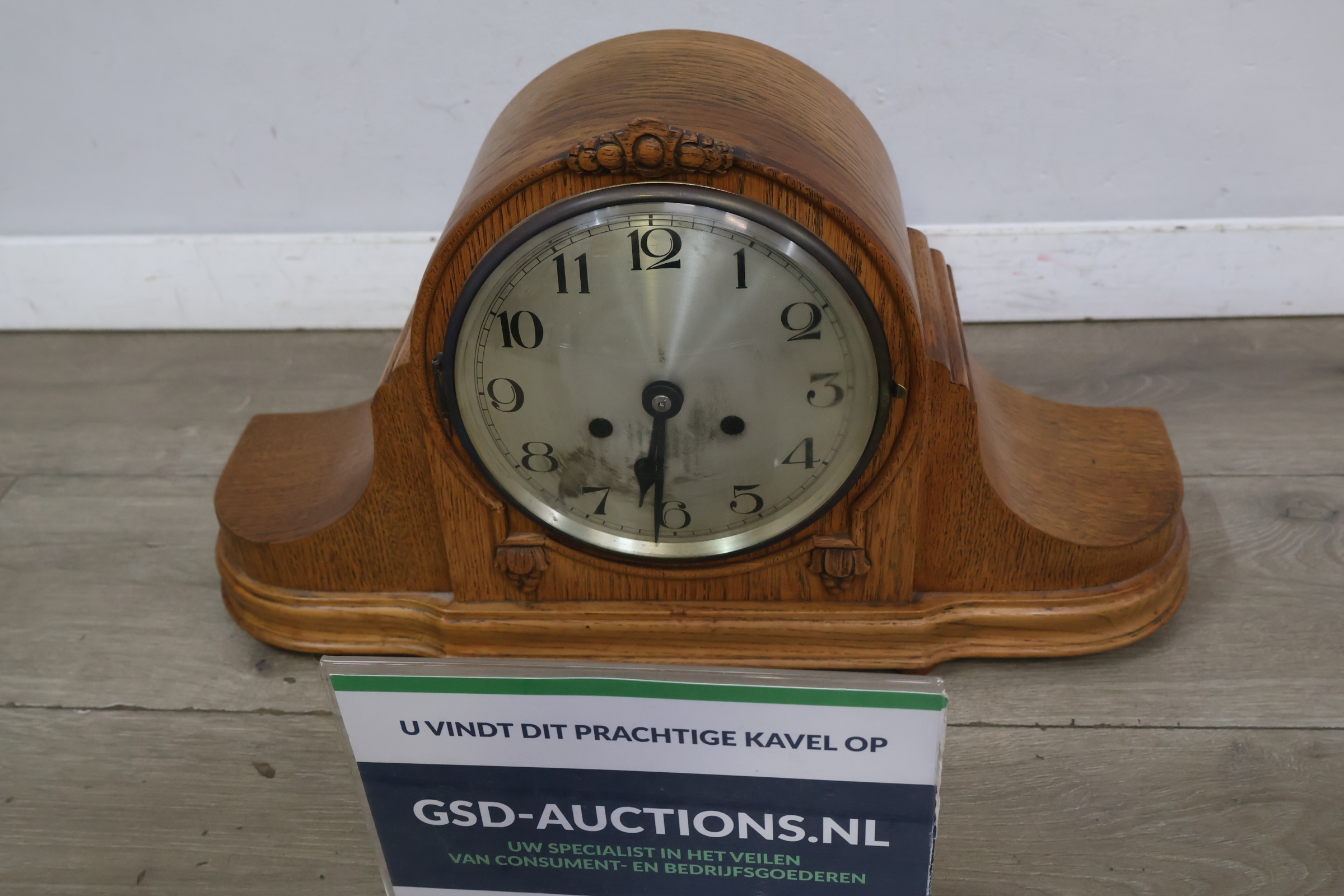 Antieke houten mantelklok – kavel bij GSD Auctions, Zoeterwoude