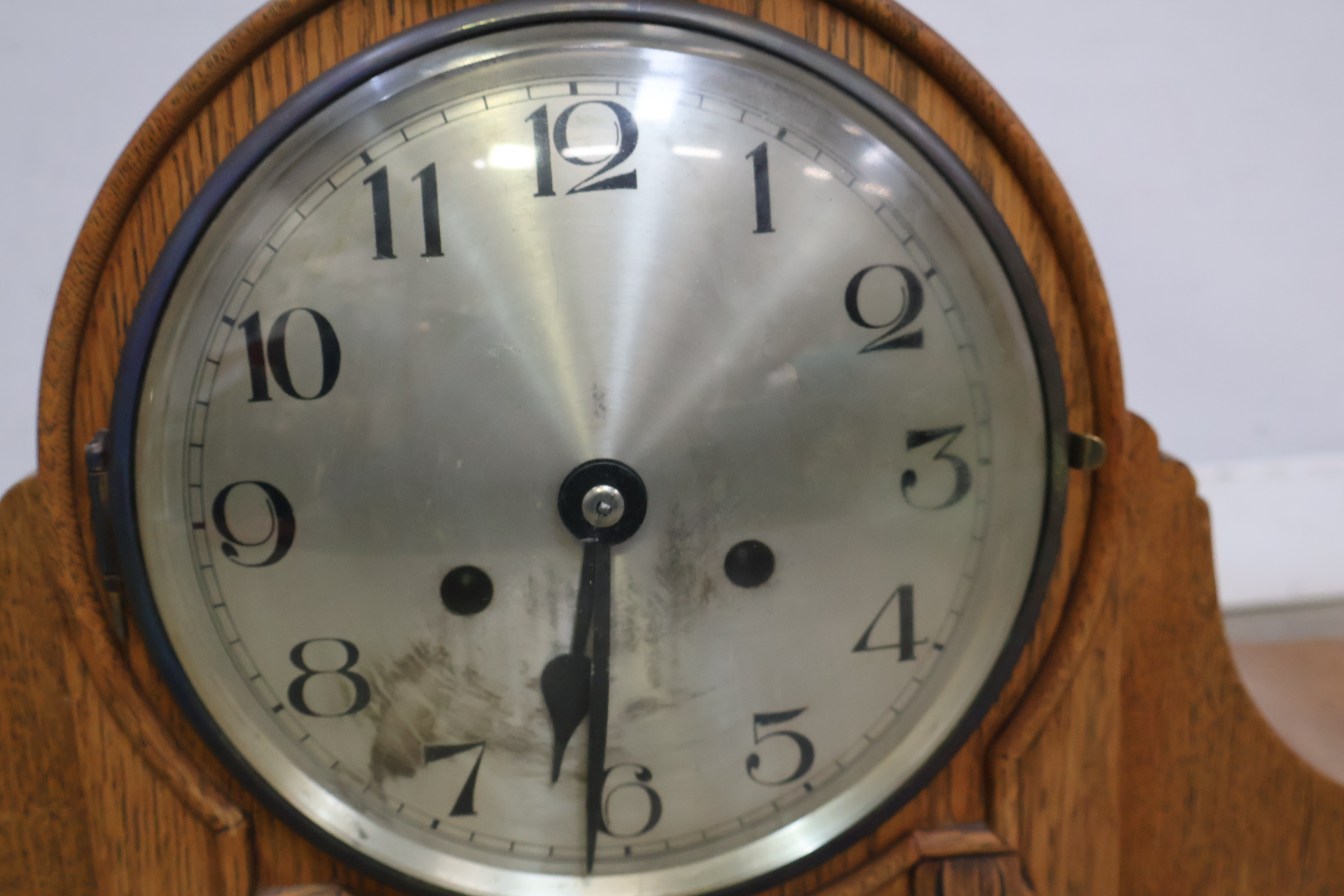 Antieke houten mantelklok – foto 6 – kavel bij GSD Auctions, Zoeterwoude