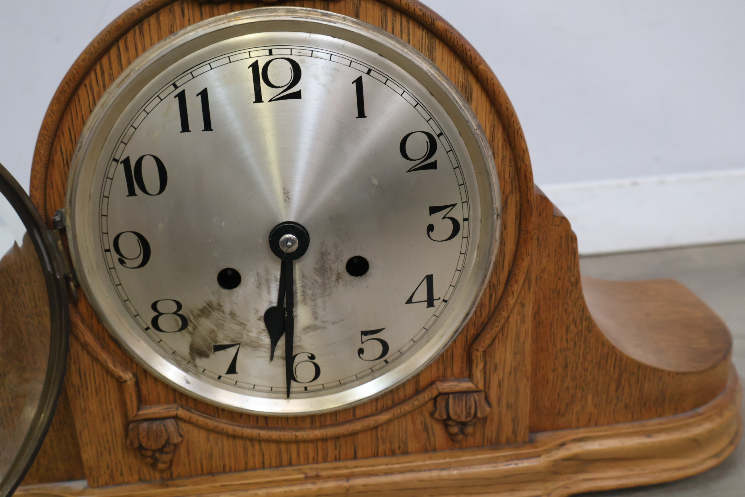 Antieke houten mantelklok – foto 7 – kavel bij GSD Auctions, Zoeterwoude