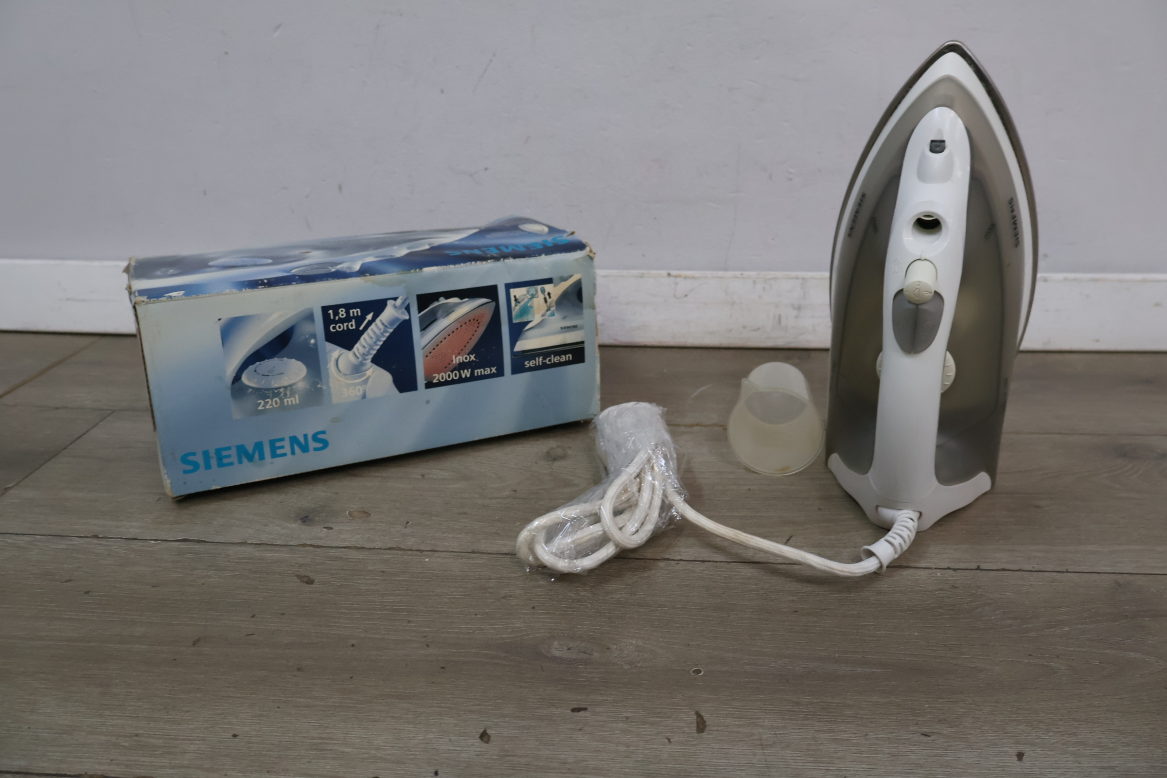 Siemens stoomstrijkijzer 2000W – foto 3 – kavel bij GSD Auctions, Zoeterwoude