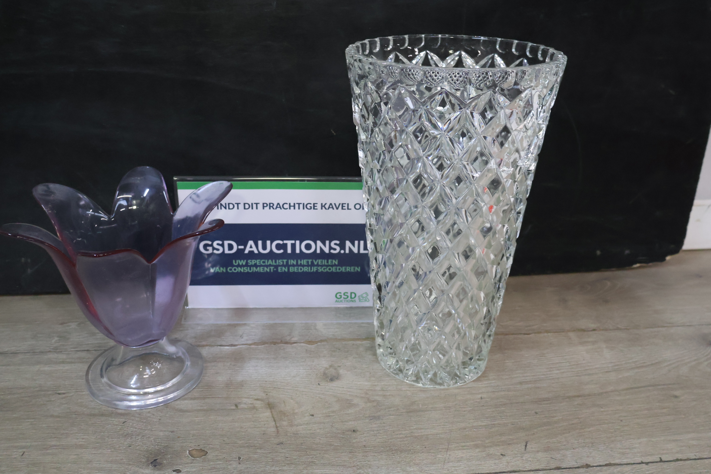 Transparante kristallen vazen – kavel bij GSD Auctions, Zoeterwoude