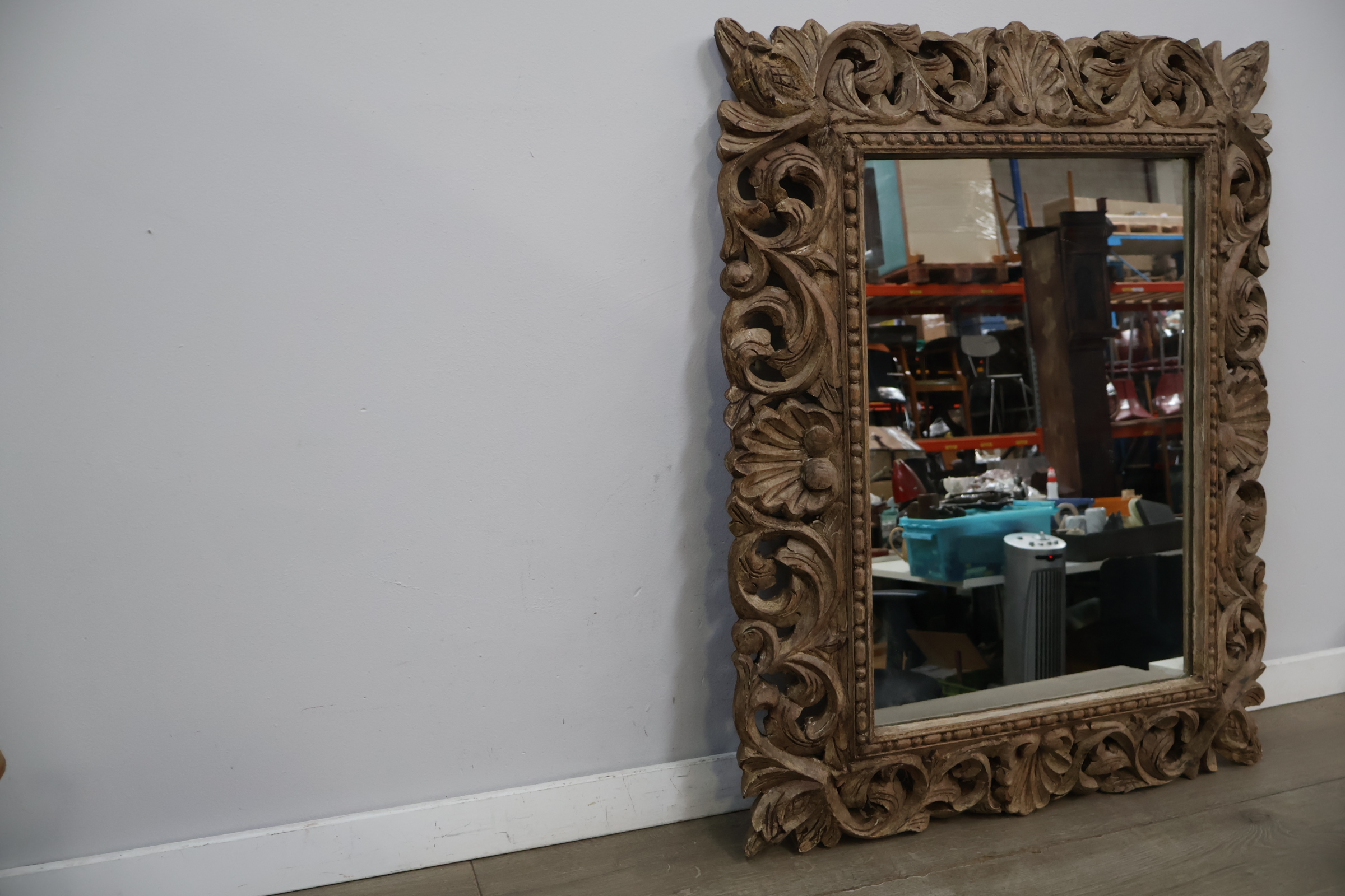 Houten spiegel met decoratief paneel – foto 4 – kavel bij GSD Auctions, Zoeterwoude