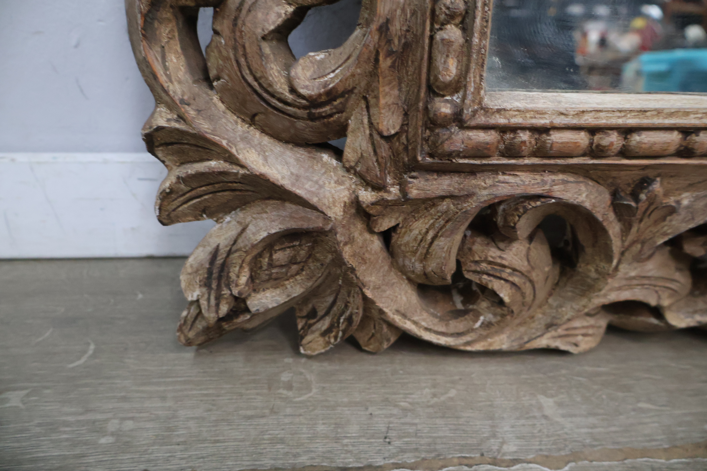 Houten spiegel met decoratief paneel – foto 5 – kavel bij GSD Auctions, Zoeterwoude