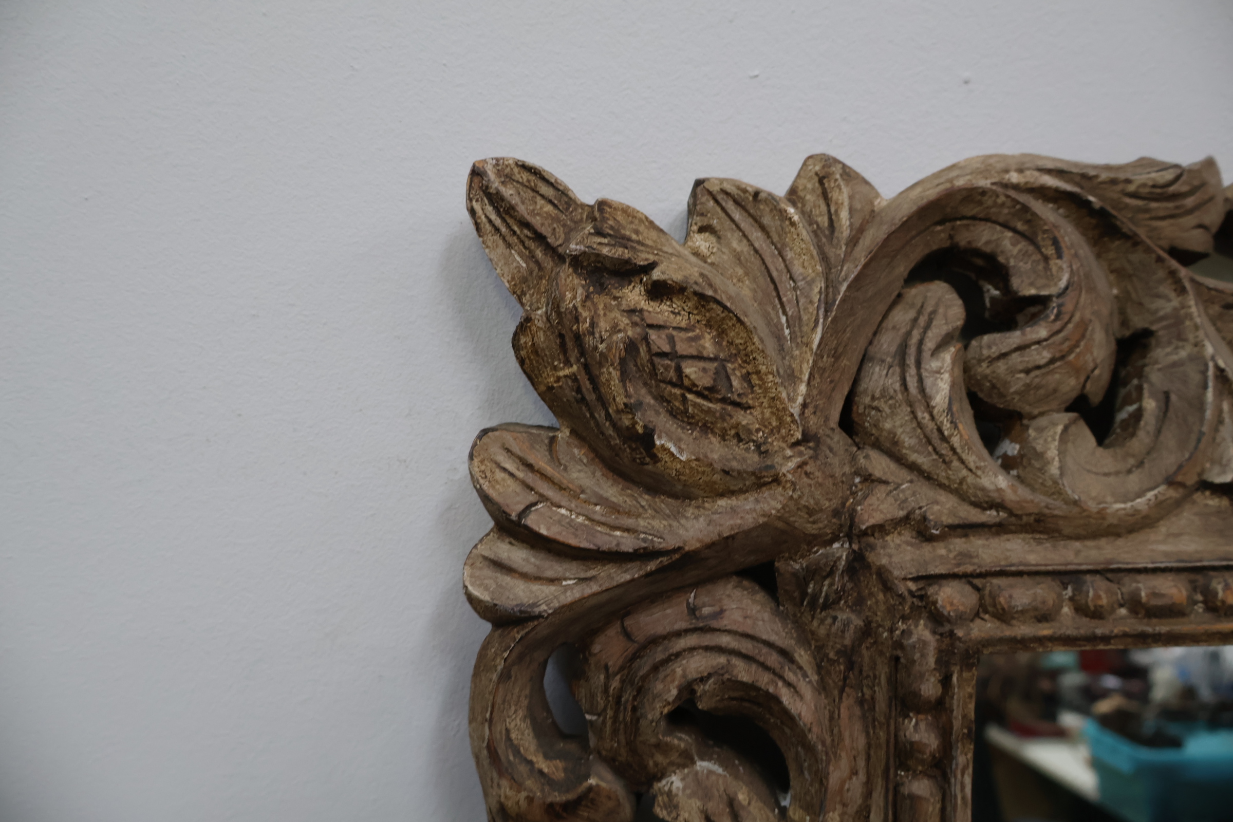 Houten spiegel met decoratief paneel – foto 6 – kavel bij GSD Auctions, Zoeterwoude