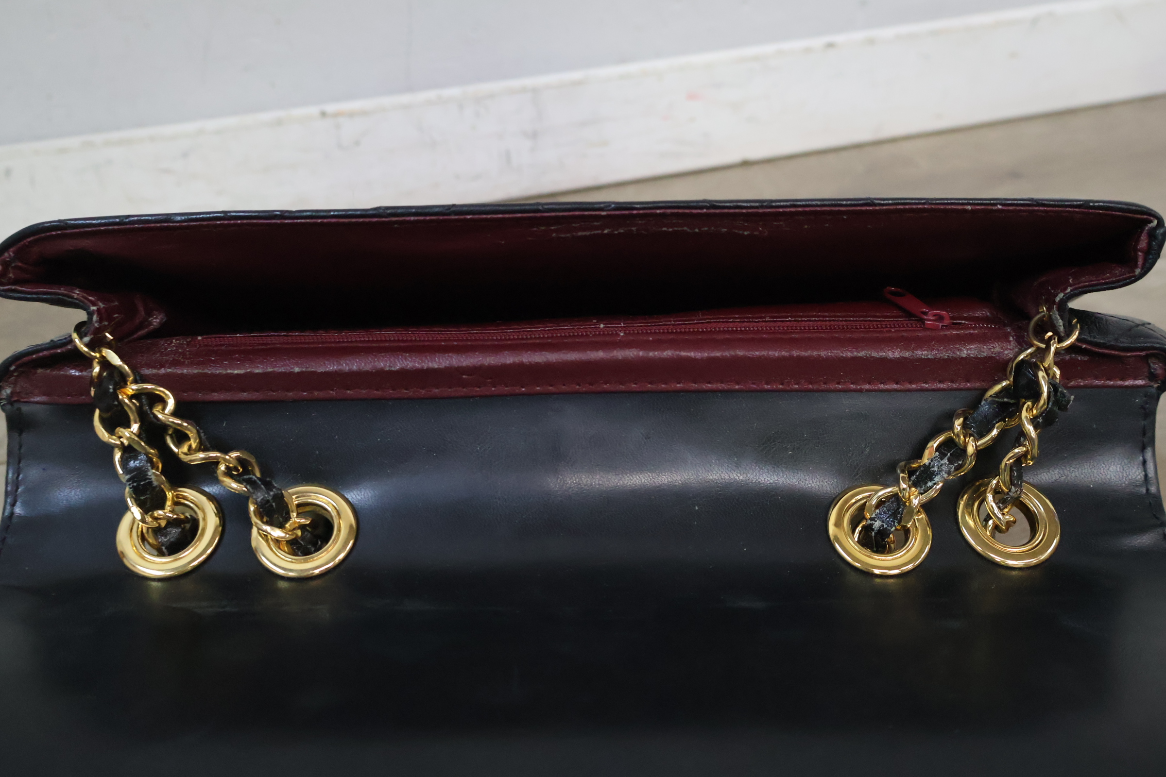Chanel Classic Flap Bag zwart met goud – foto 10 – kavel bij GSD Auctions, Zoeterwoude