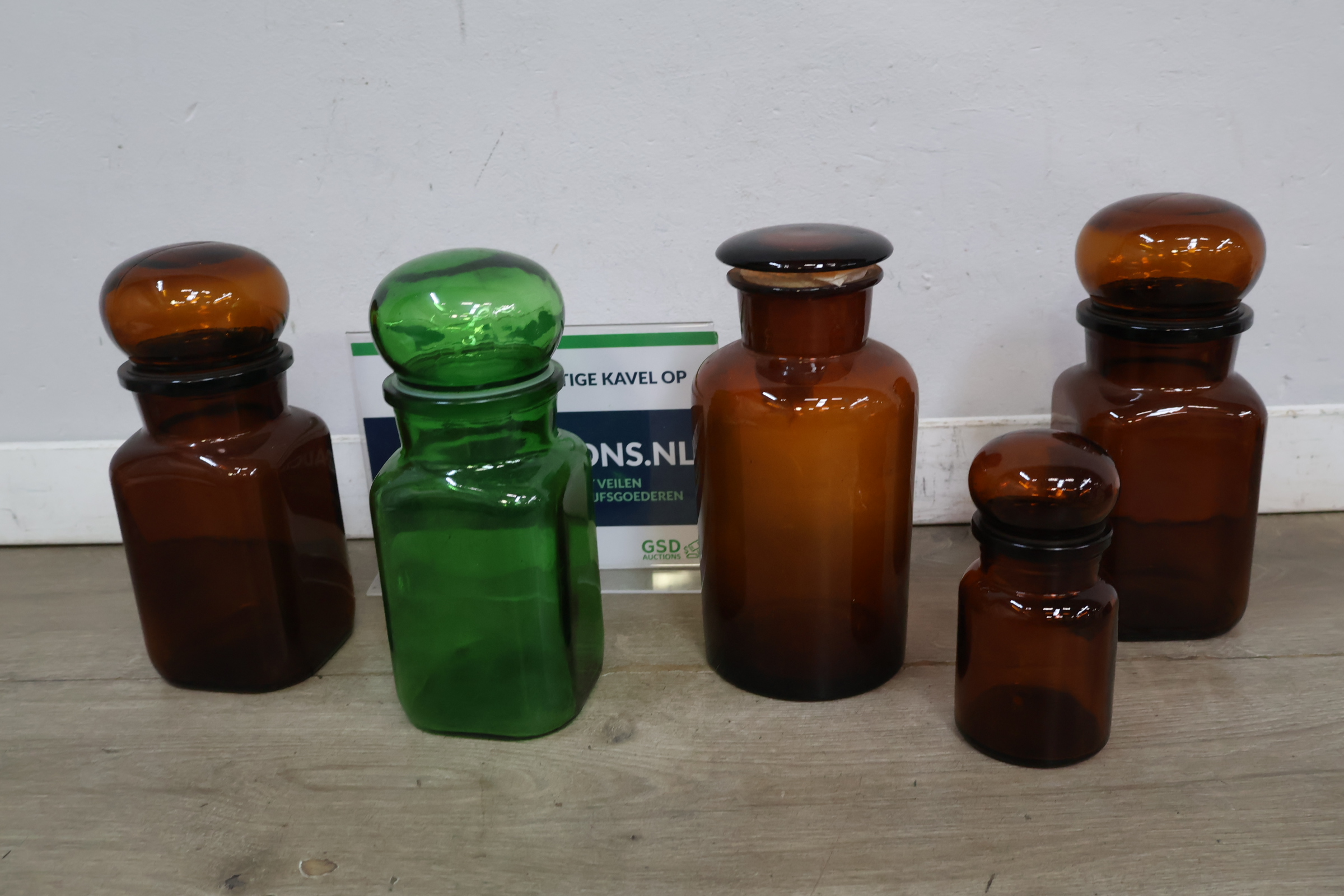 Antieke glazen apothekersflessen set – kavel bij GSD Auctions, Zoeterwoude
