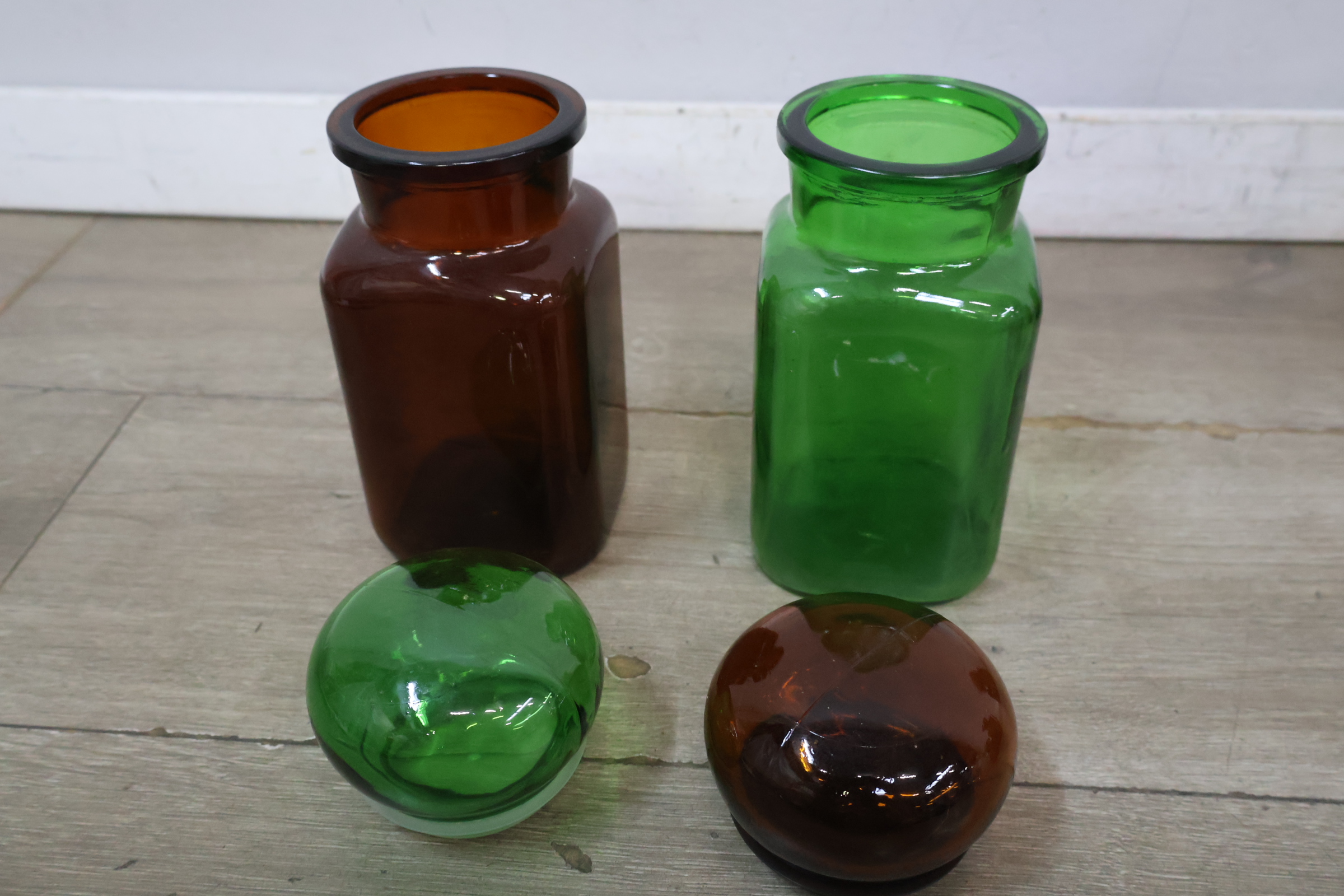 Antieke glazen apothekersflessen set – foto 6 – kavel bij GSD Auctions, Zoeterwoude