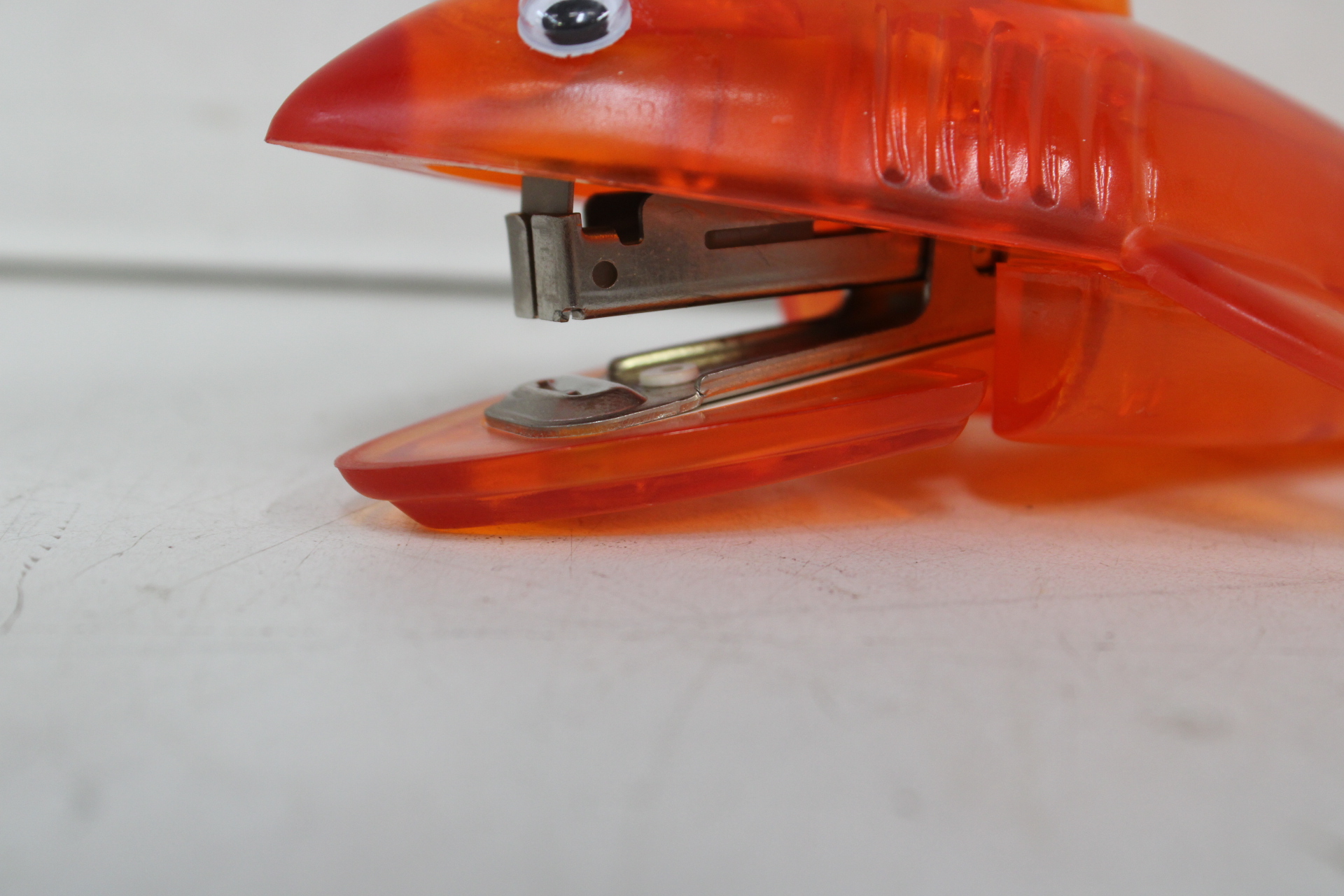 Oranje Nietmachine Haai – foto 5 – kavel bij GSD Auctions, Zoeterwoude