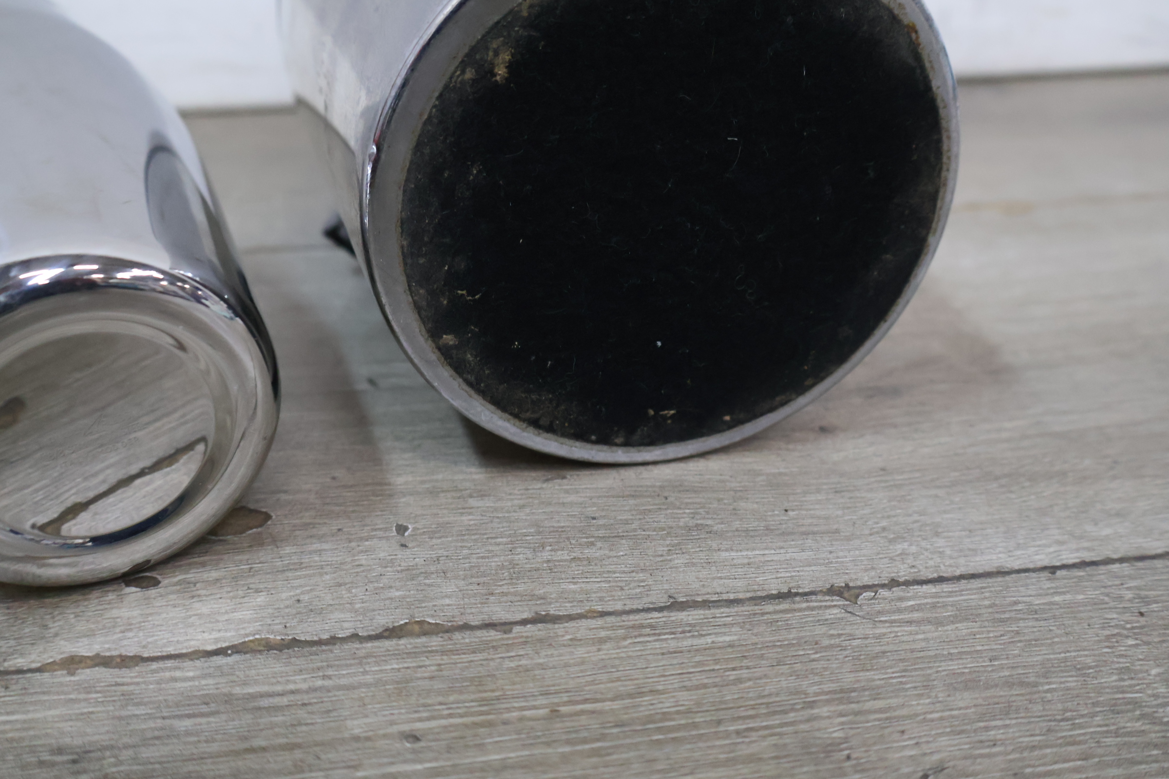RVS cocktailshaker en ijsbucket met tang – foto 8 – kavel bij GSD Auctions, Zoeterwoude