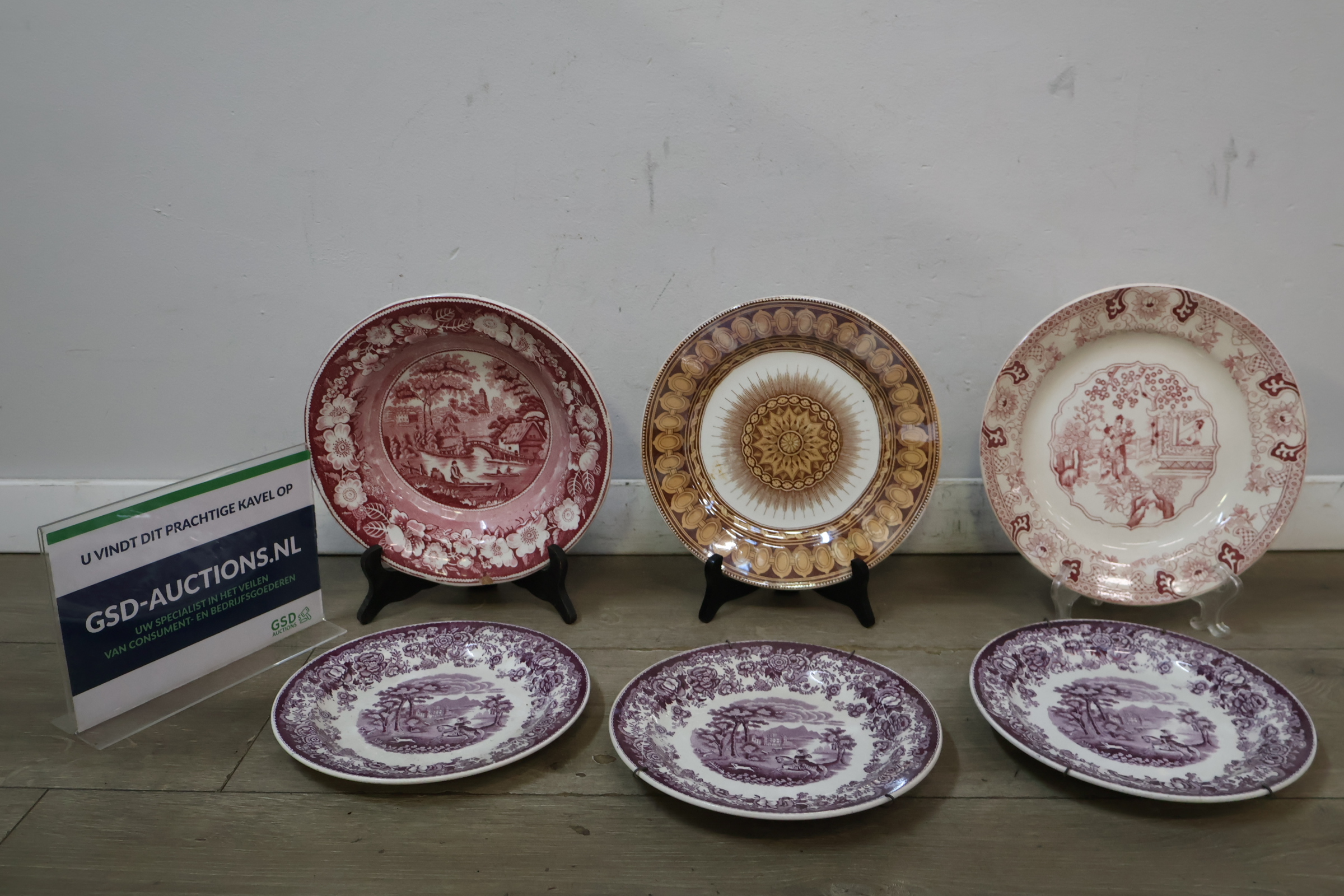 Set van 6 decoratieve borden met bloem- en landschapsmotieven – kavel bij GSD Auctions, Zoeterwoude