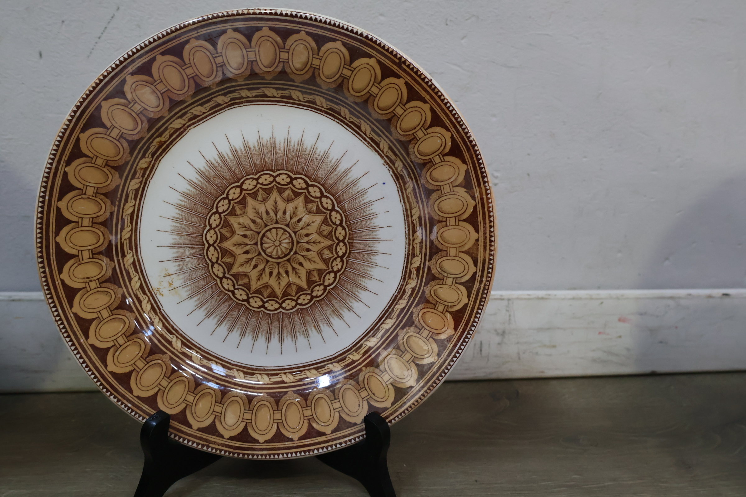 Set van 6 decoratieve borden met bloem- en landschapsmotieven – foto 7 – kavel bij GSD Auctions, Zoeterwoude