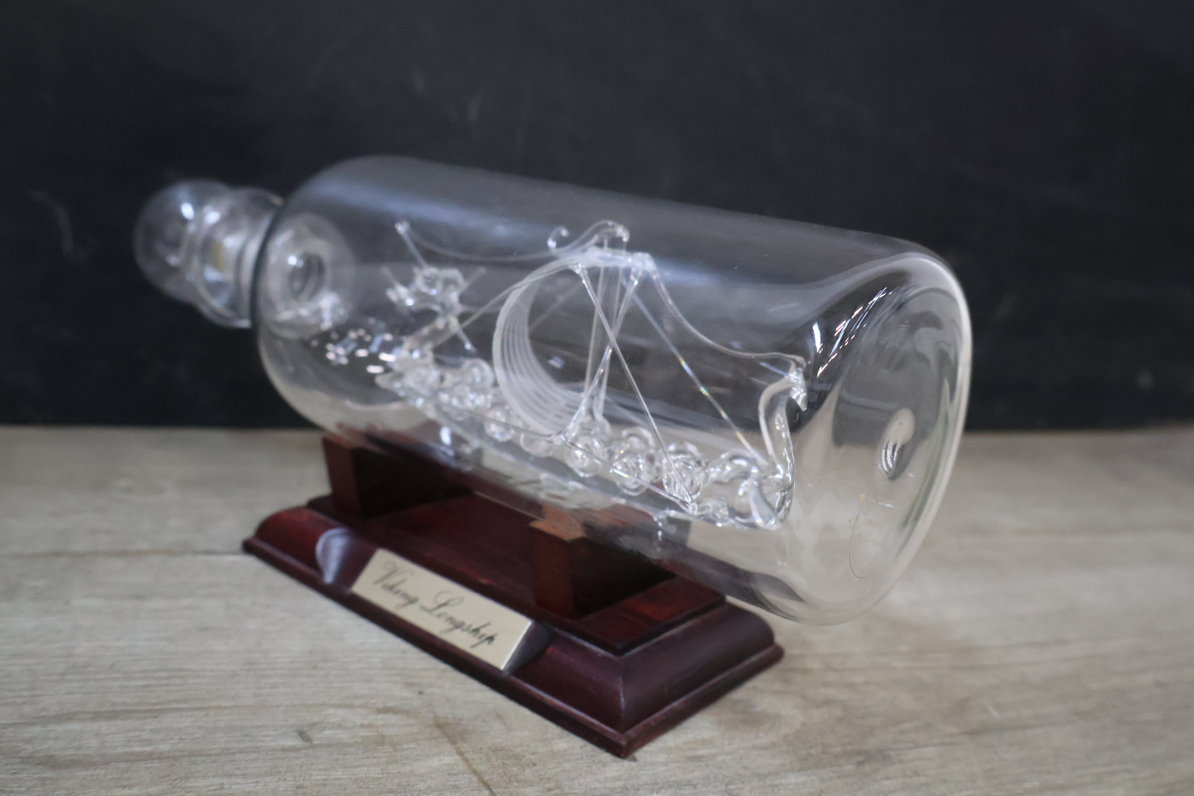 Glazen Viking Langschip in Fles – foto 6 – kavel bij GSD Auctions, Zoeterwoude