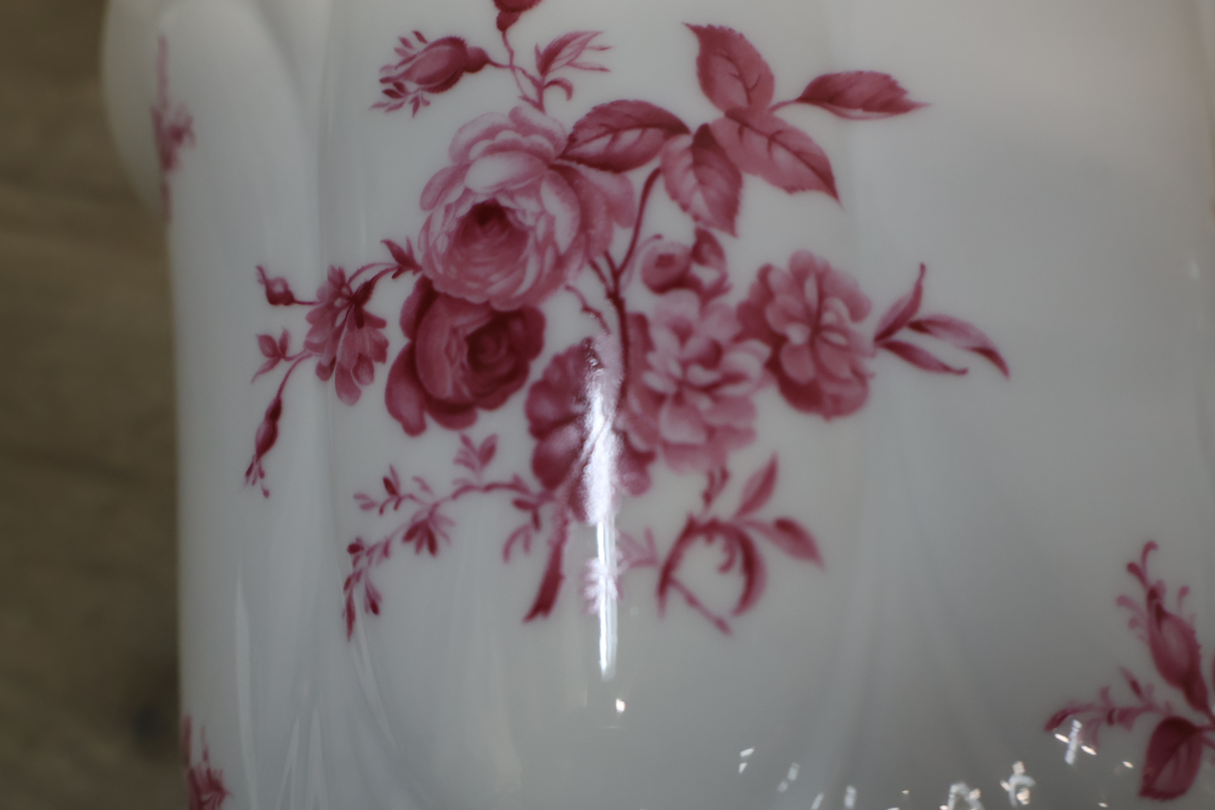 Set van 2 keramische bloempotten met bloemmotief – foto 8 – kavel bij GSD Auctions, Zoeterwoude