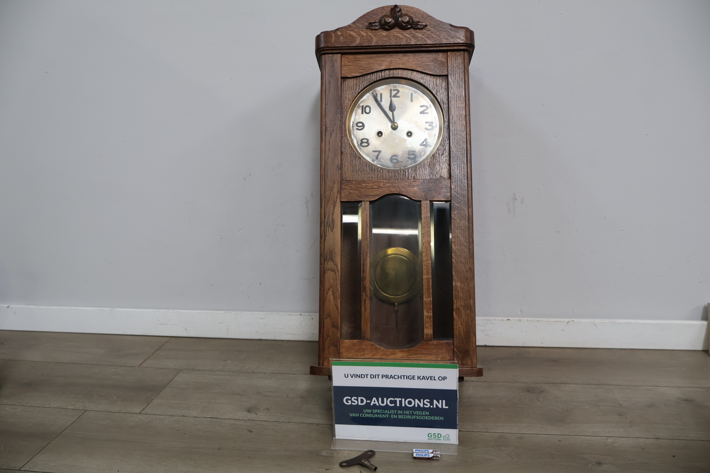 Houten staande klok met pendel – kavel bij GSD Auctions, Zoeterwoude