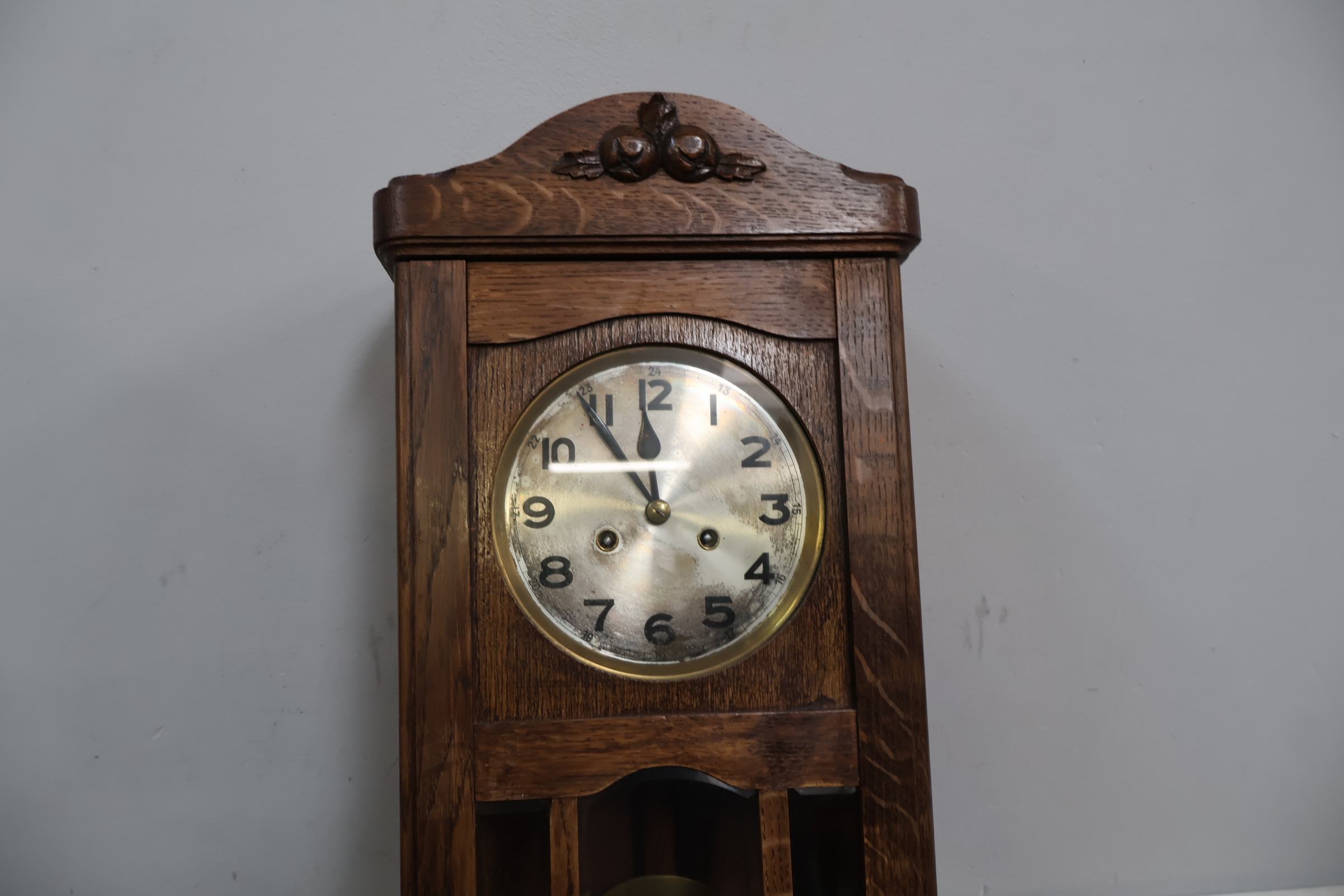 Houten staande klok met pendel – foto 5 – kavel bij GSD Auctions, Zoeterwoude