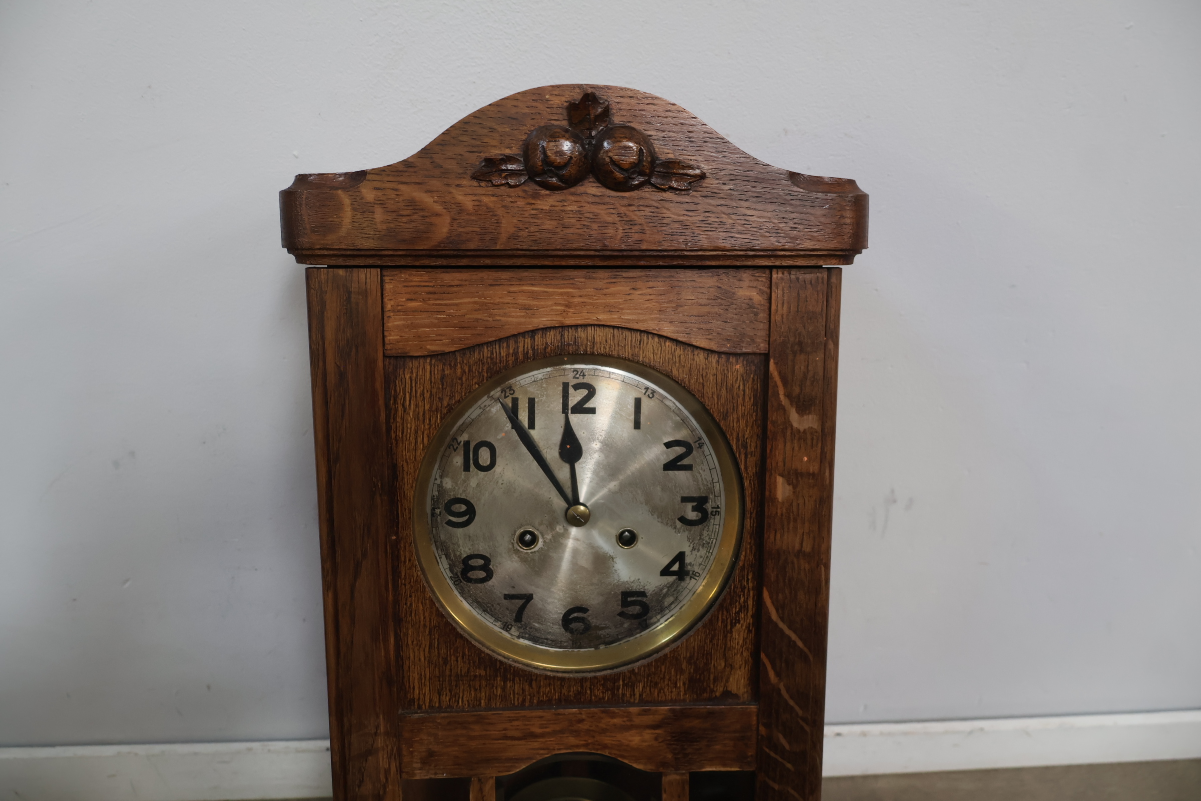 Houten staande klok met pendel – foto 6 – kavel bij GSD Auctions, Zoeterwoude