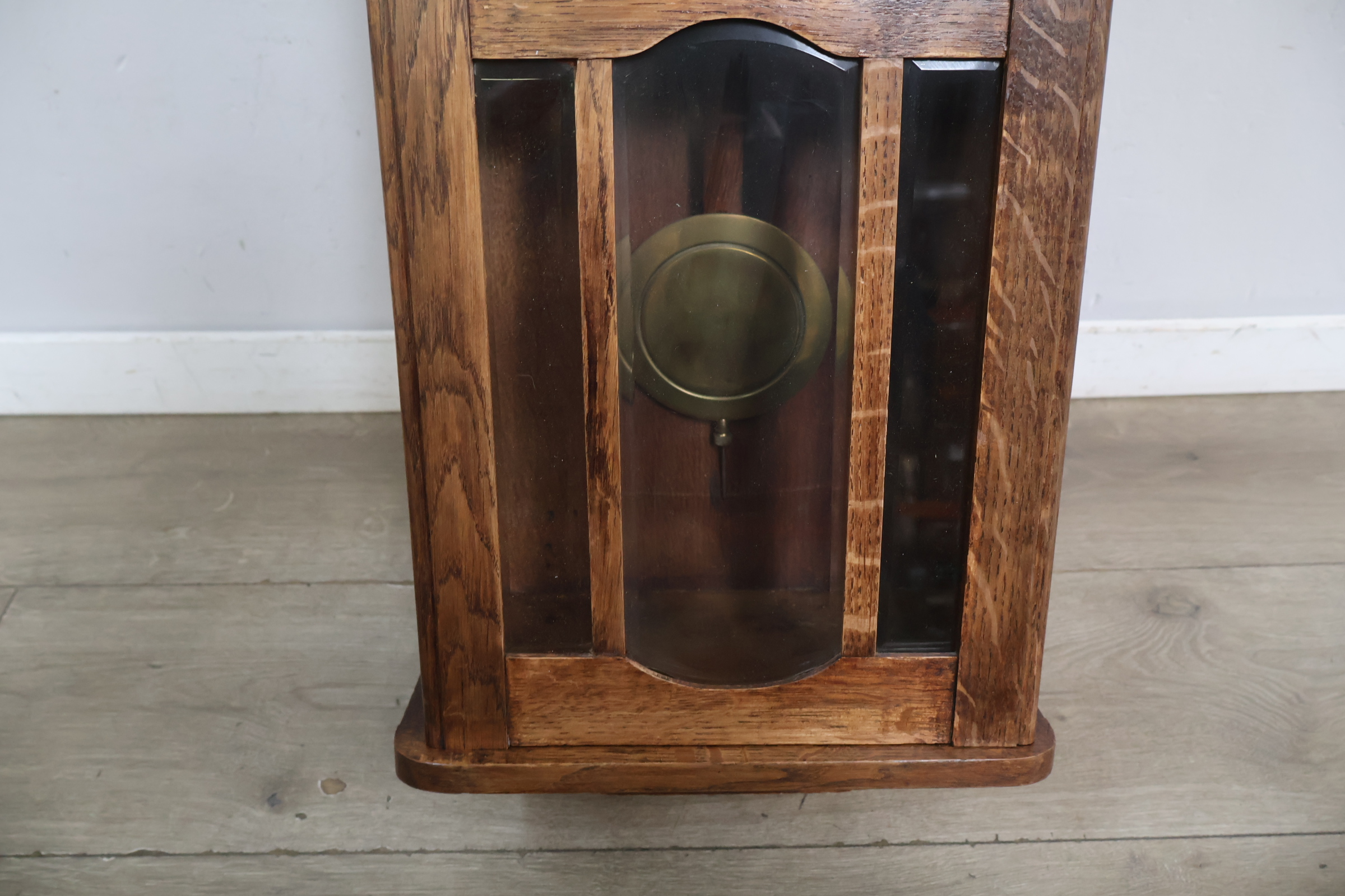 Houten staande klok met pendel – foto 9 – kavel bij GSD Auctions, Zoeterwoude