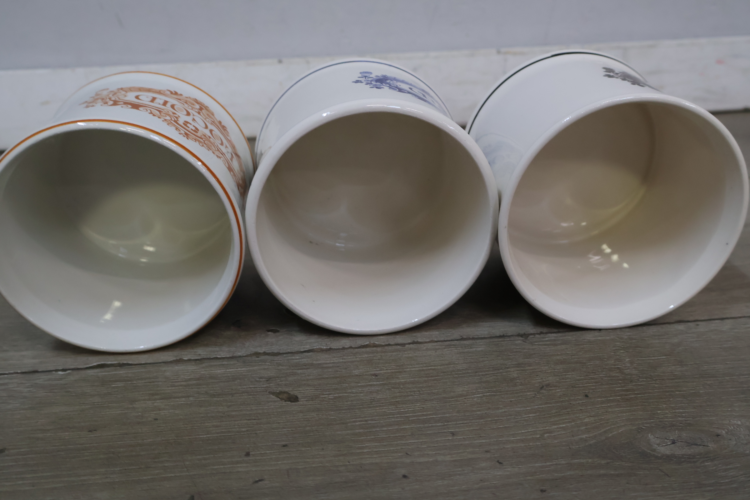 Drie keramische voorraadpotten met deksels – foto 6 – kavel bij GSD Auctions, Zoeterwoude
