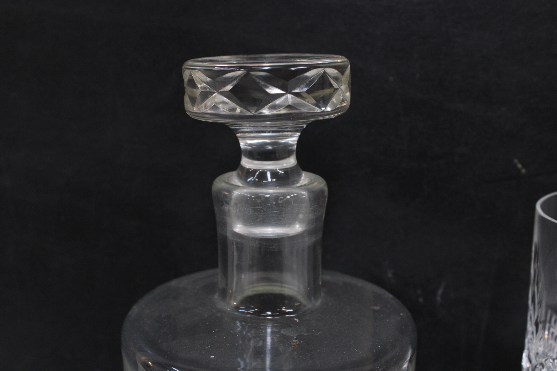 Kristallen karaf met drie kristallen whiskyglazen – foto 5 – kavel bij GSD Auctions, Zoeterwoude
