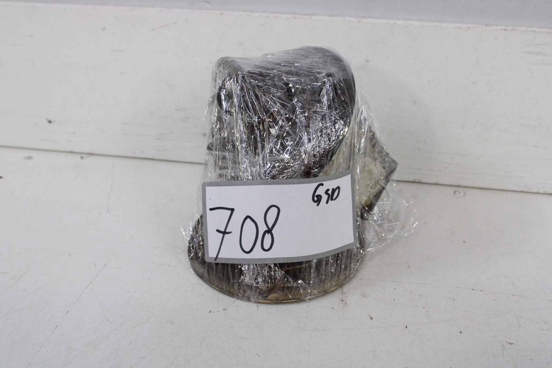 Bronzen buitenwandlamp met gele glazen – foto 10 – kavel bij GSD Auctions, Zoeterwoude