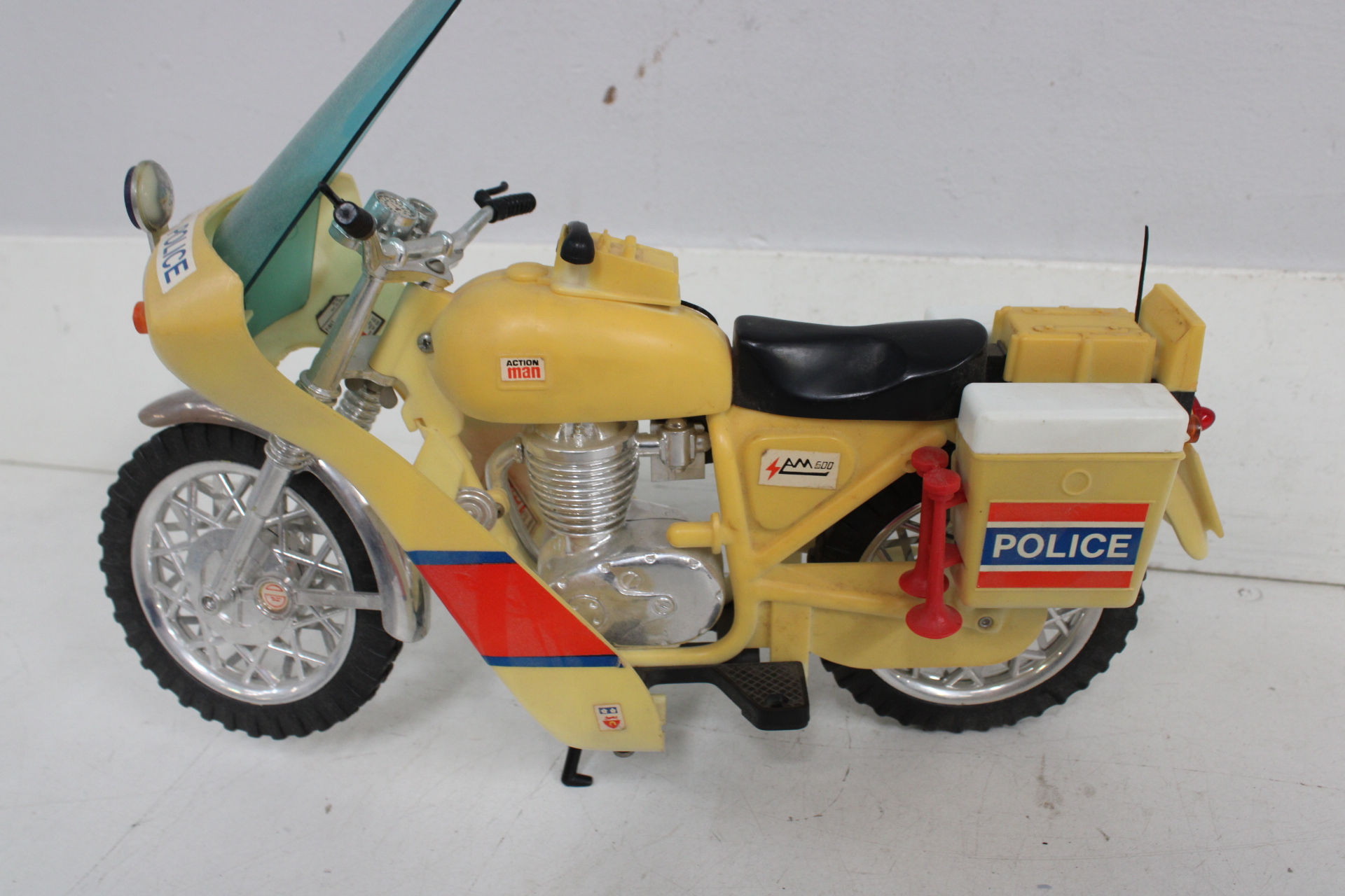 Speelgoed politie motor en paard – foto 7 – kavel bij GSD Auctions, Zoeterwoude