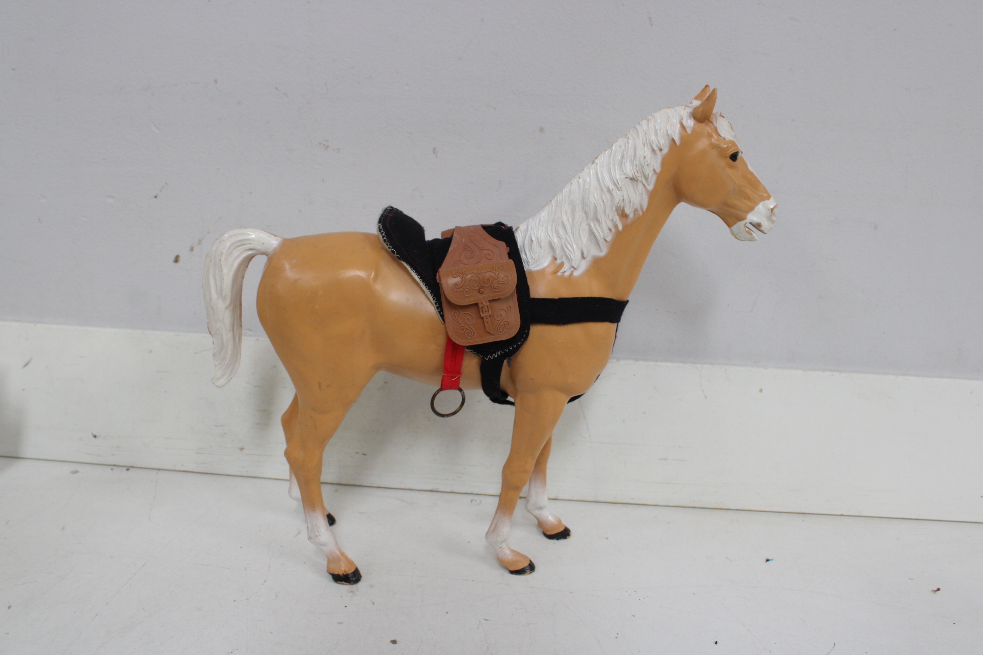 Speelgoed politie motor en paard – foto 9 – kavel bij GSD Auctions, Zoeterwoude