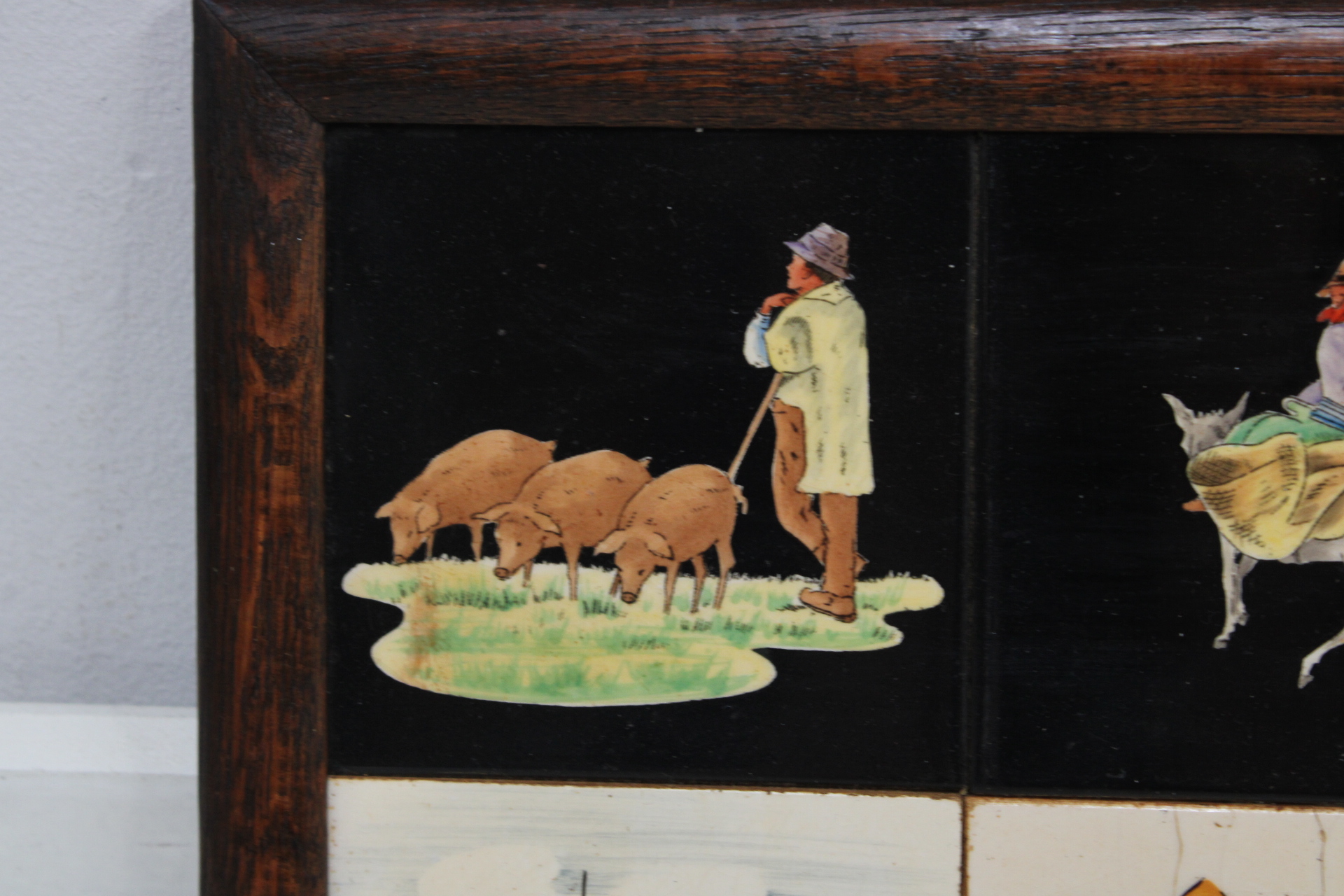 Geïllustreerd tegelpaneel in houten lijst – foto 3 – kavel bij GSD Auctions, Zoeterwoude