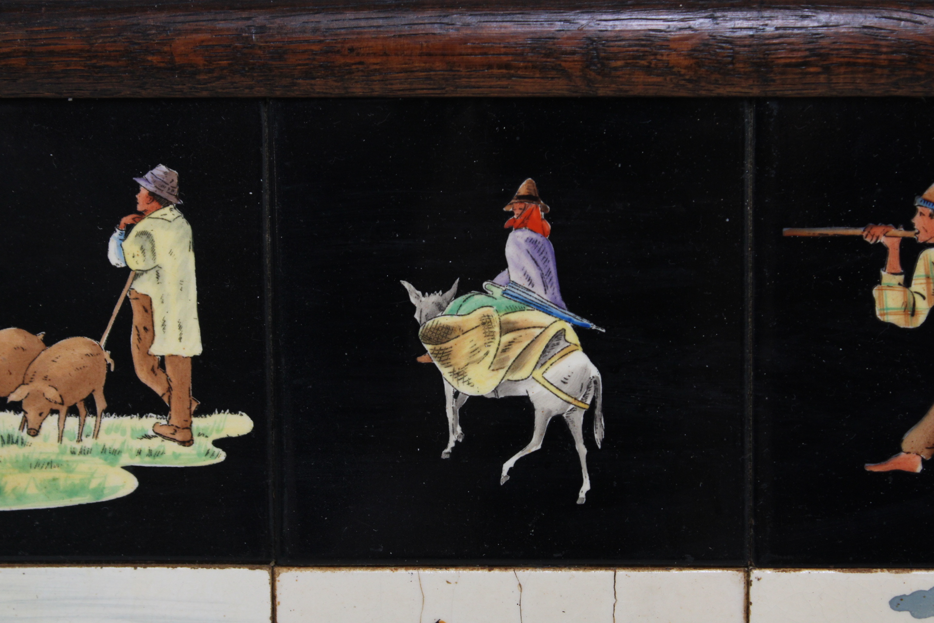 Geïllustreerd tegelpaneel in houten lijst – foto 4 – kavel bij GSD Auctions, Zoeterwoude