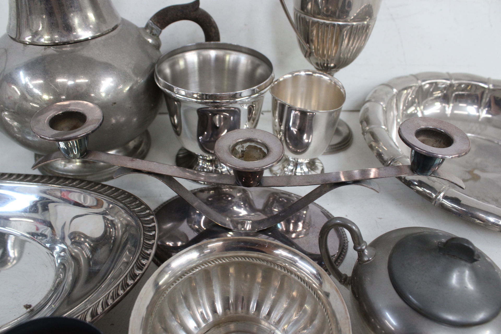 Zilverkleurige diverse theeservies onderdelen en decoraties – foto 10 – kavel bij GSD Auctions, Zoeterwoude