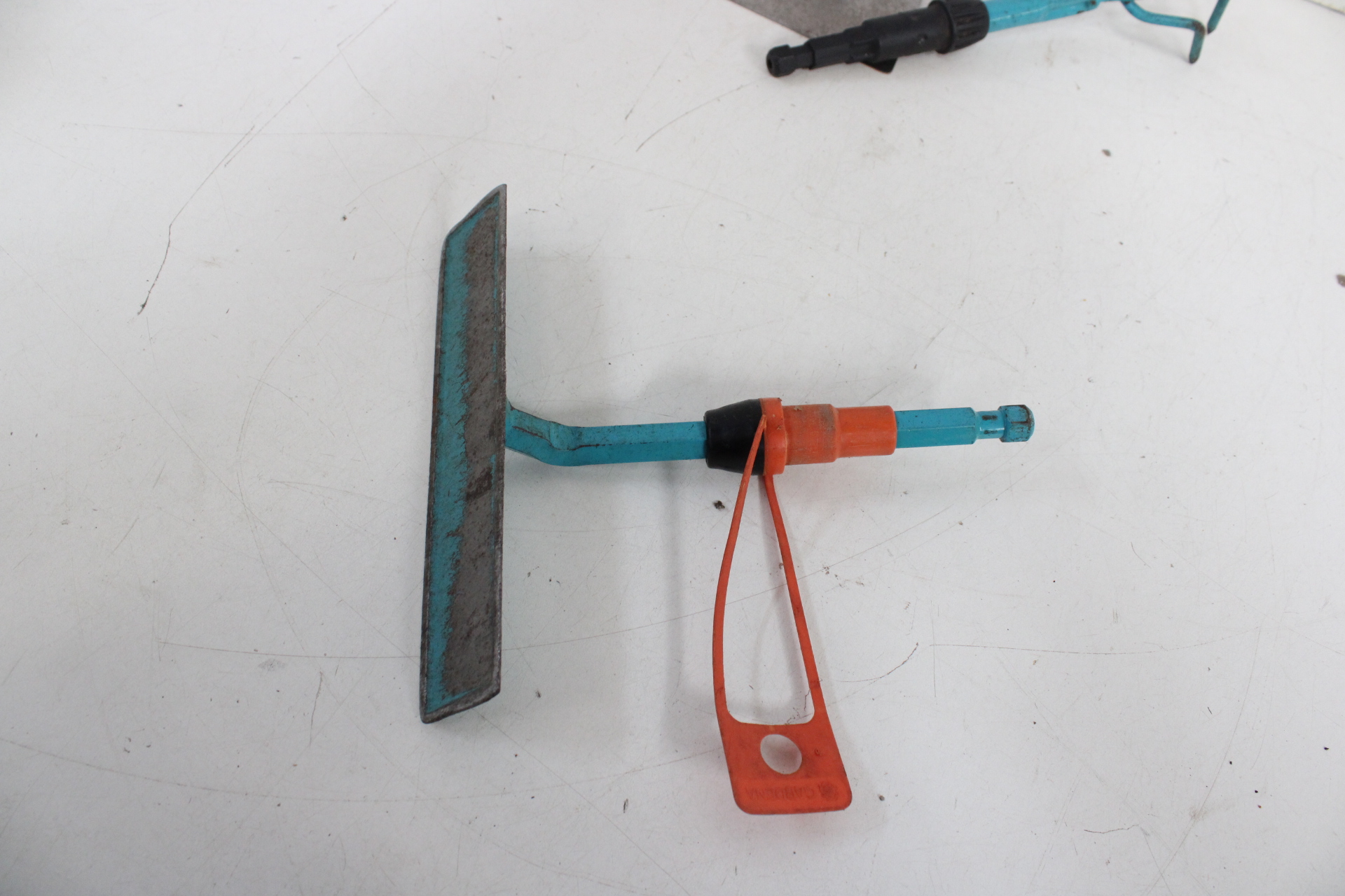Gardena tuinset met hark, schoffel, cultivator en heggenschaar – foto 4 – kavel bij GSD Auctions, Zoeterwoude