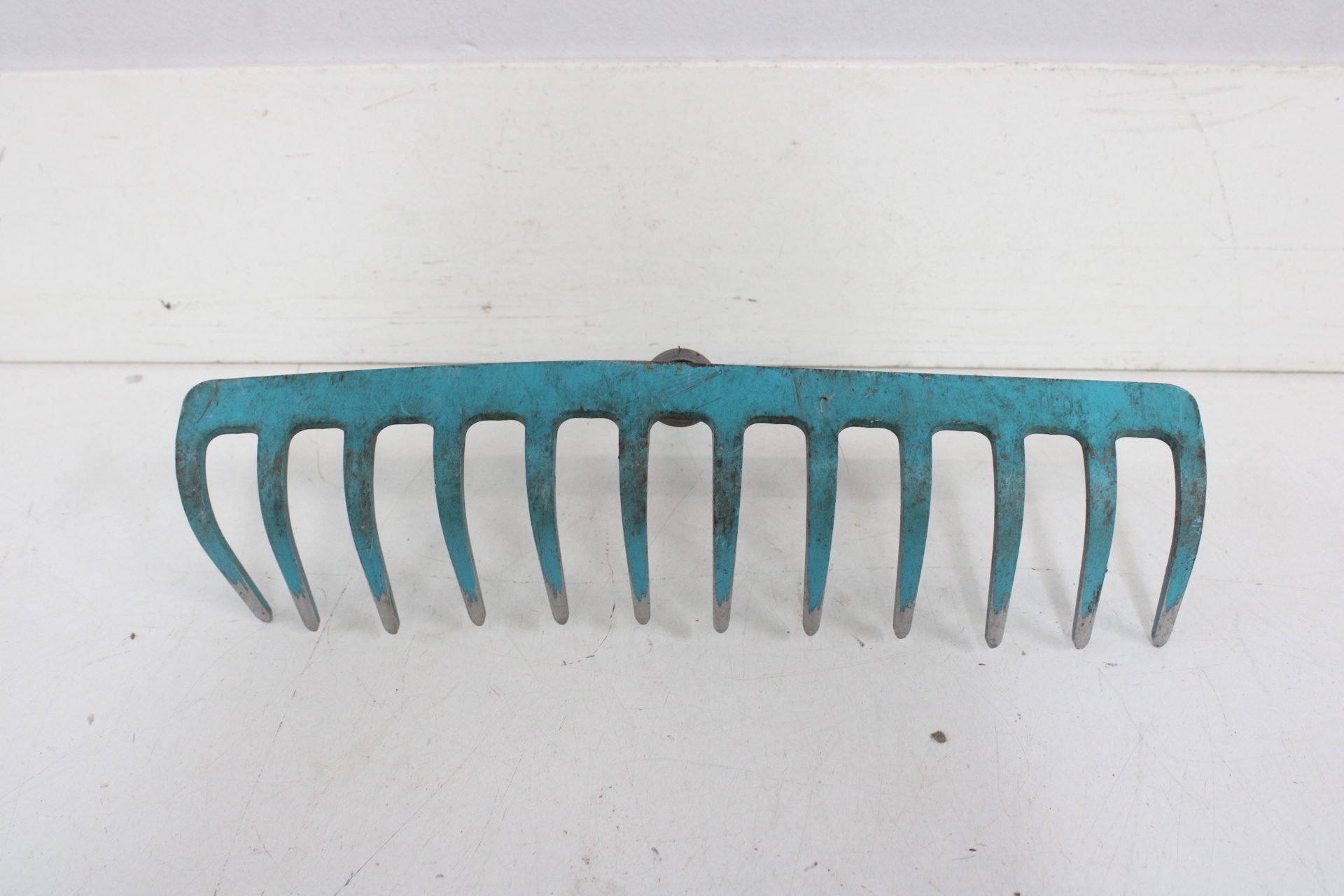 Gardena tuinset met hark, schoffel, cultivator en heggenschaar – foto 9 – kavel bij GSD Auctions, Zoeterwoude