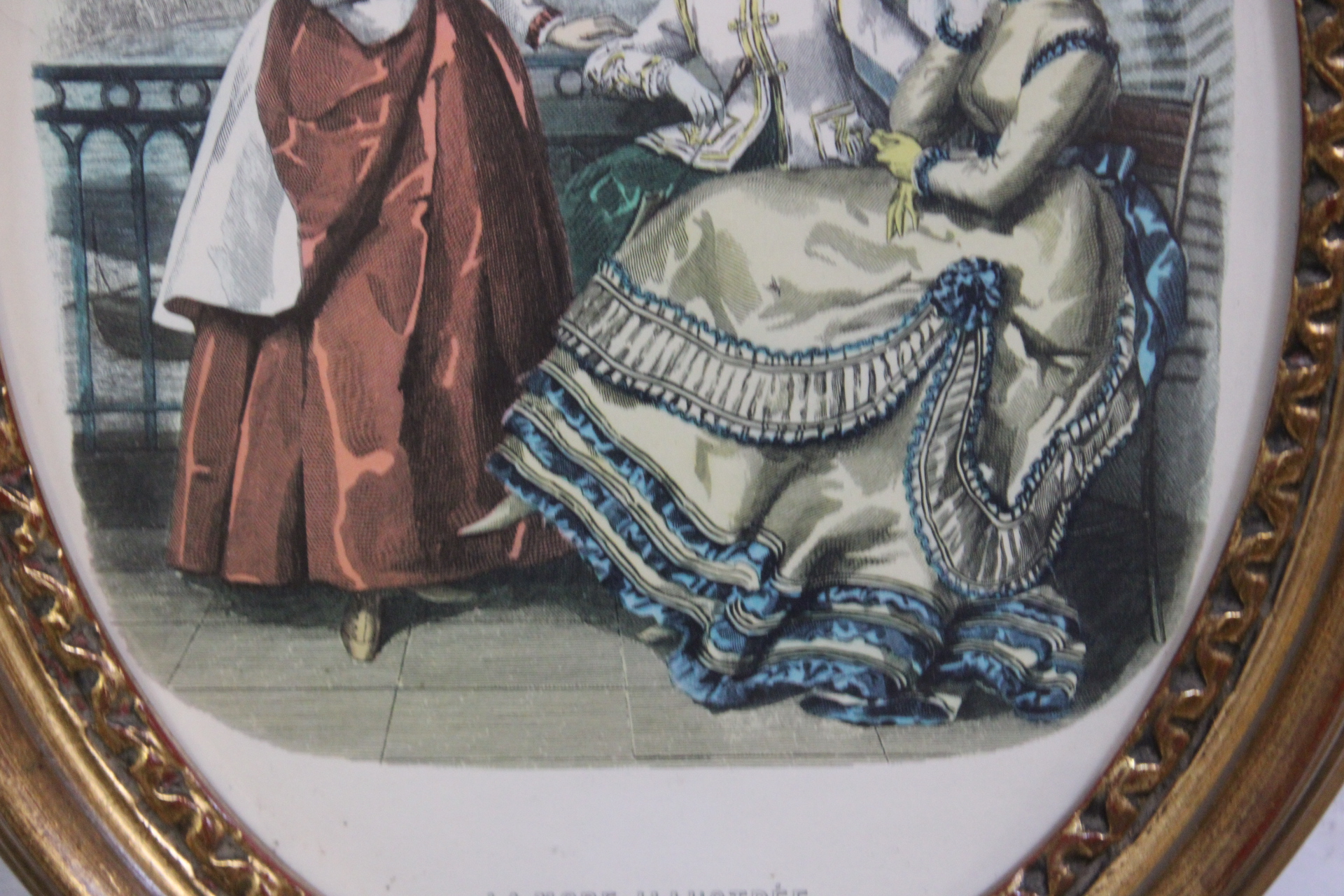 Ovaal ingelijst vintage modeprentje La Mode Illustrée – foto 4 – kavel bij GSD Auctions, Zoeterwoude