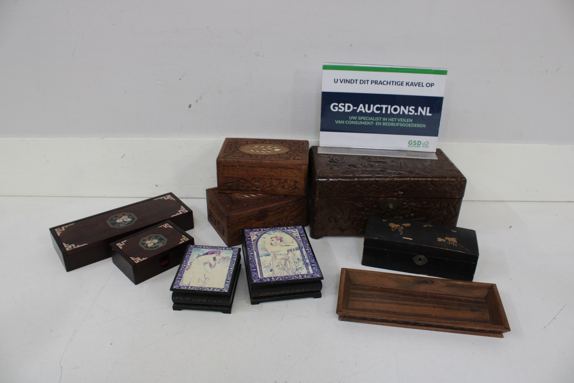 Set van houten en lakdoosjes – kavel bij GSD Auctions, Zoeterwoude