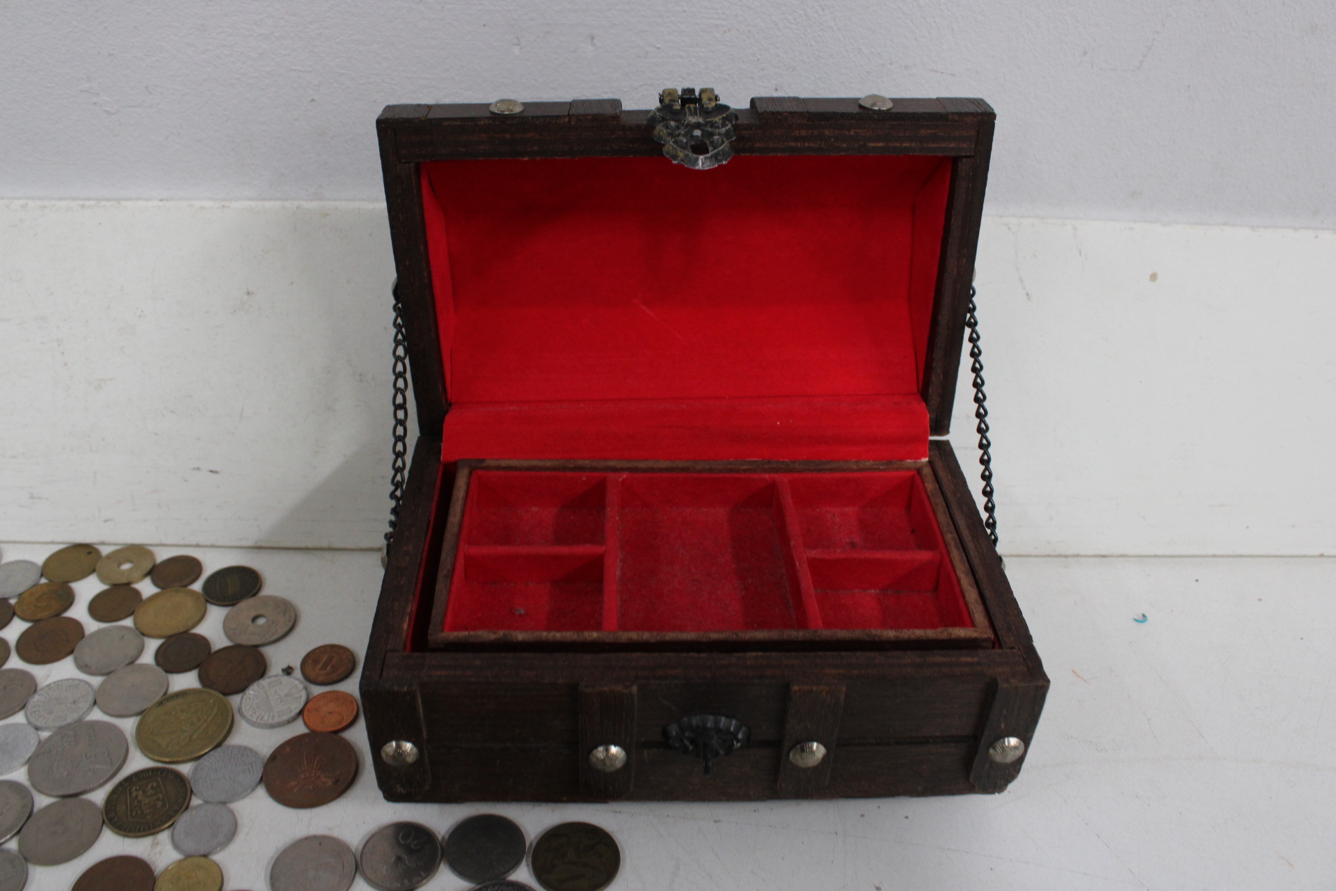 Collectie diverse munten met houten sierkistje – foto 3 – kavel bij GSD Auctions, Zoeterwoude